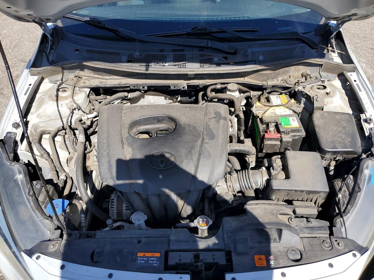 2019 Toyota Yaris L Silver vin: 3MYDLBYV3KY513080