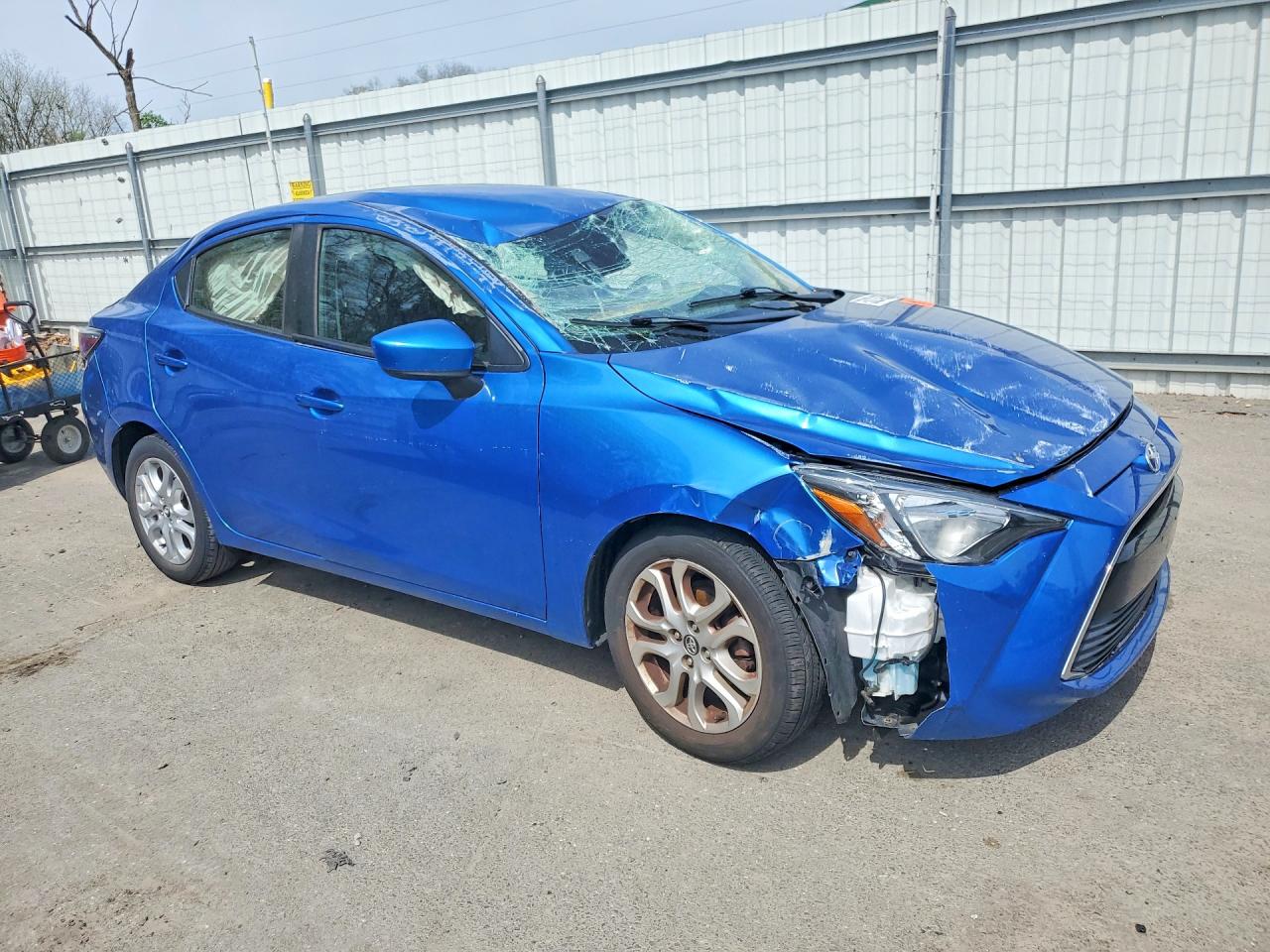 2017 Toyota Yaris Ia Base Blue vin: 3MYDLBYV4HY175424