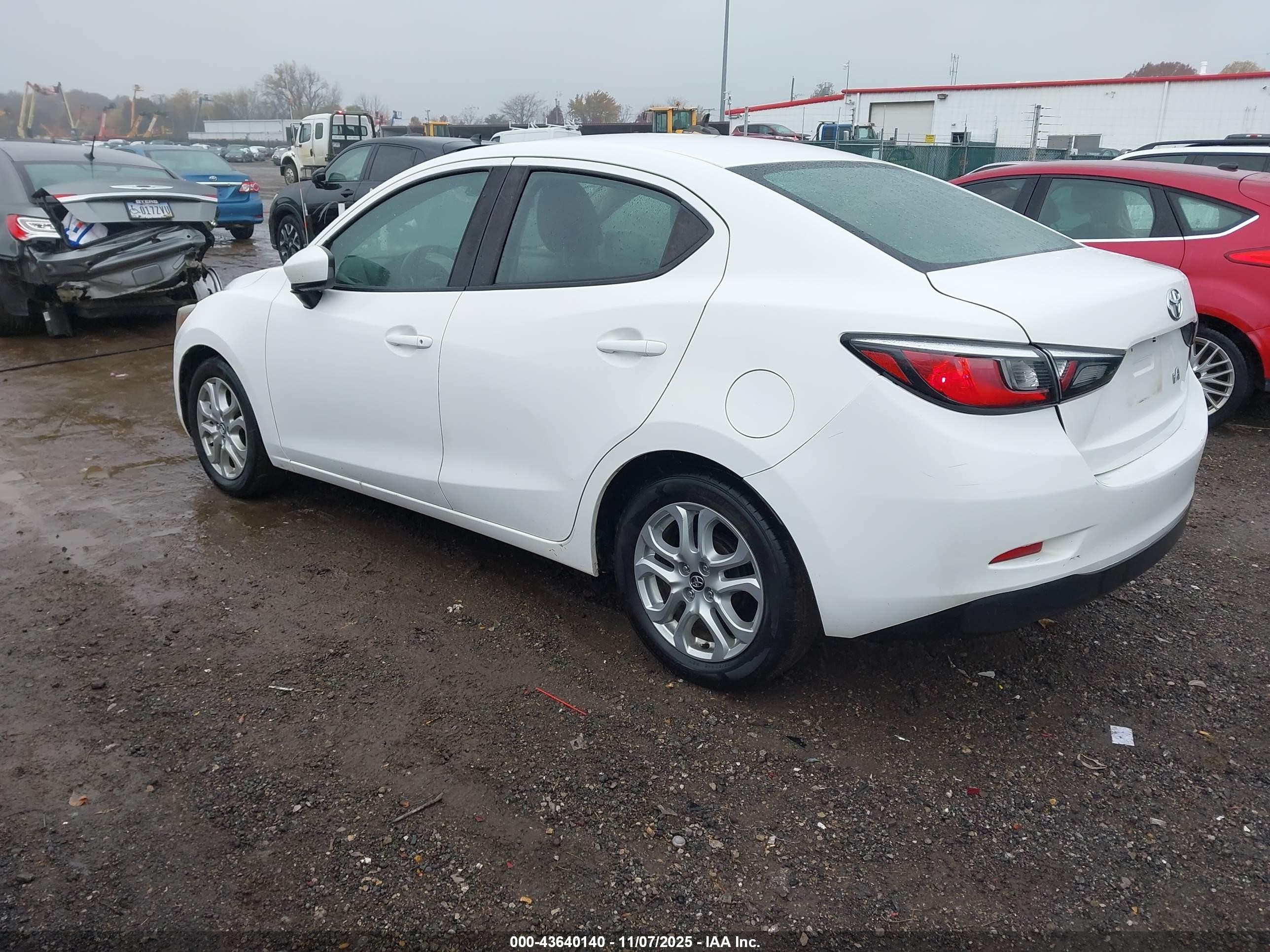 2018 Toyota Yaris Ia   White vin: 3MYDLBYV4JY300685