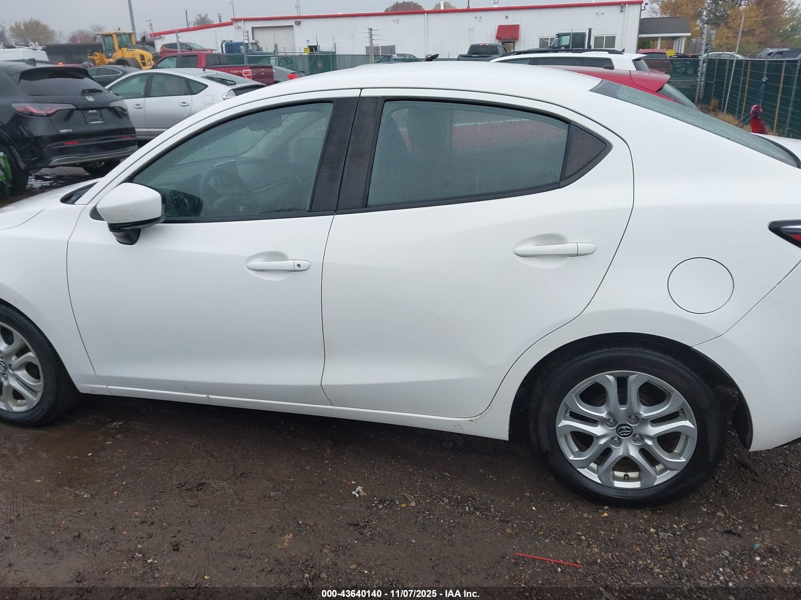 2018 Toyota Yaris Ia   White vin: 3MYDLBYV4JY300685