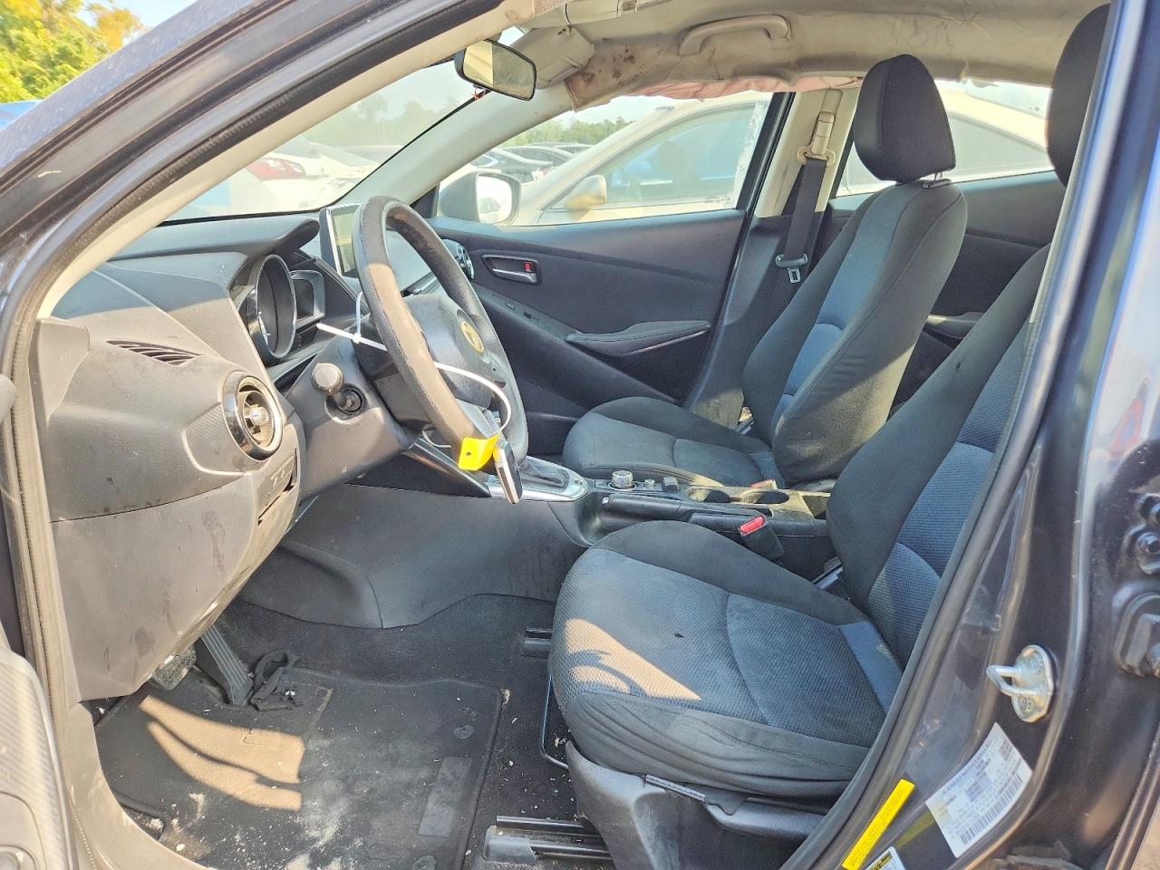 2018 Toyota Yaris Ia Base Gray vin: 3MYDLBYV4JY312609