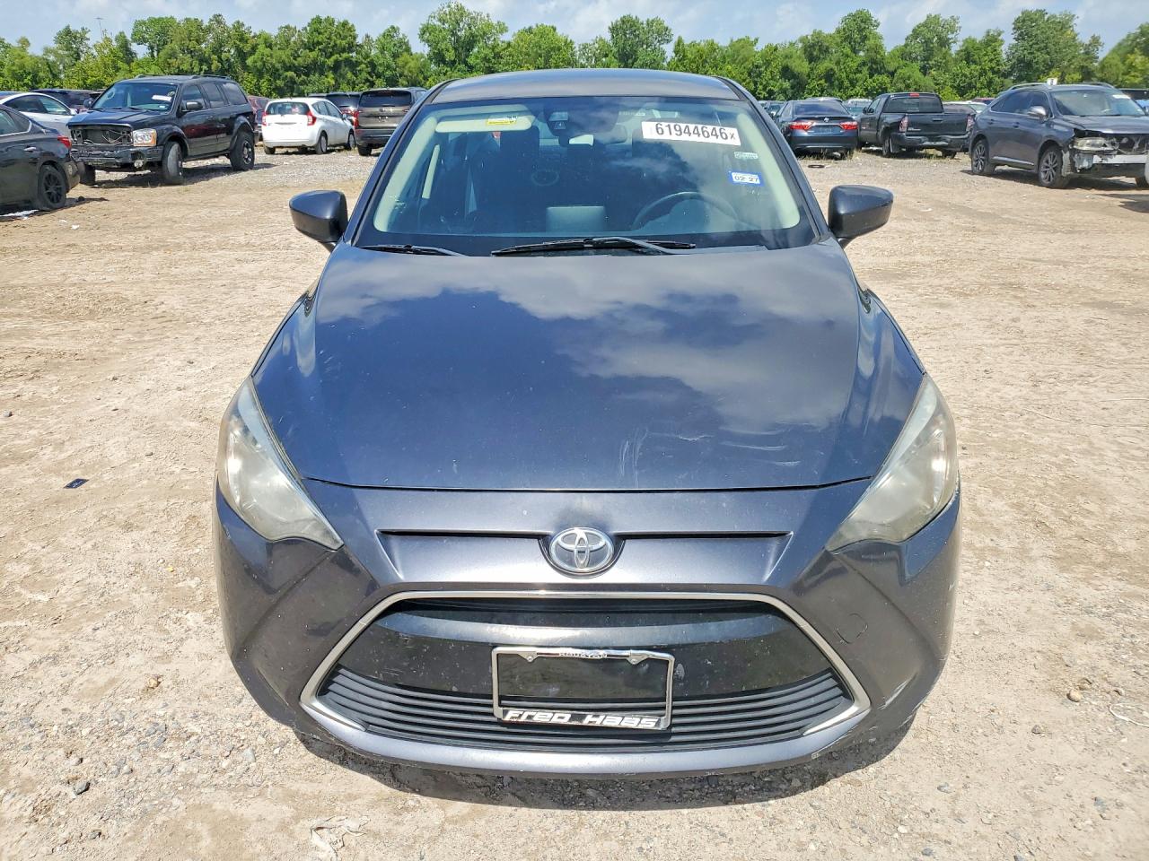 2018 Toyota Yaris Ia Base Gray vin: 3MYDLBYV4JY312609
