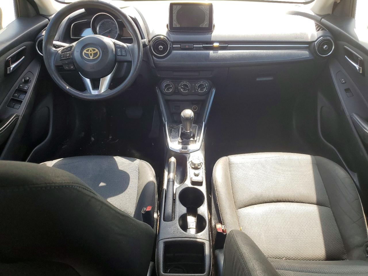 2018 Toyota Yaris Ia Base Gray vin: 3MYDLBYV4JY312609