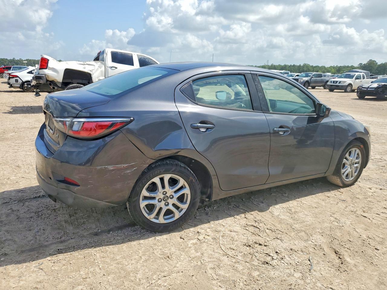 2018 Toyota Yaris Ia Base Gray vin: 3MYDLBYV4JY312609