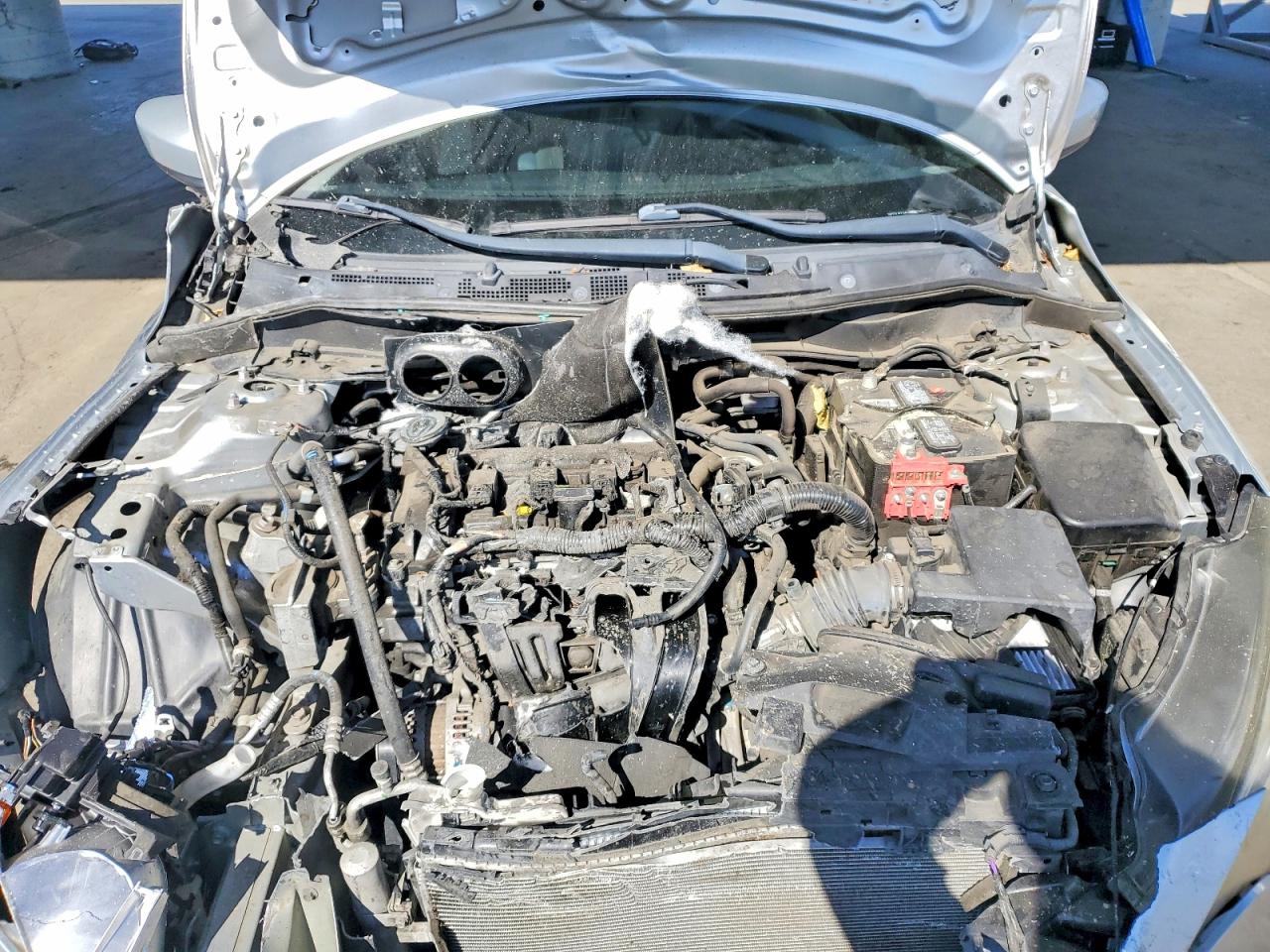 2018 Toyota Yaris Ia Base Серебряный vin: 3MYDLBYV6JY322302