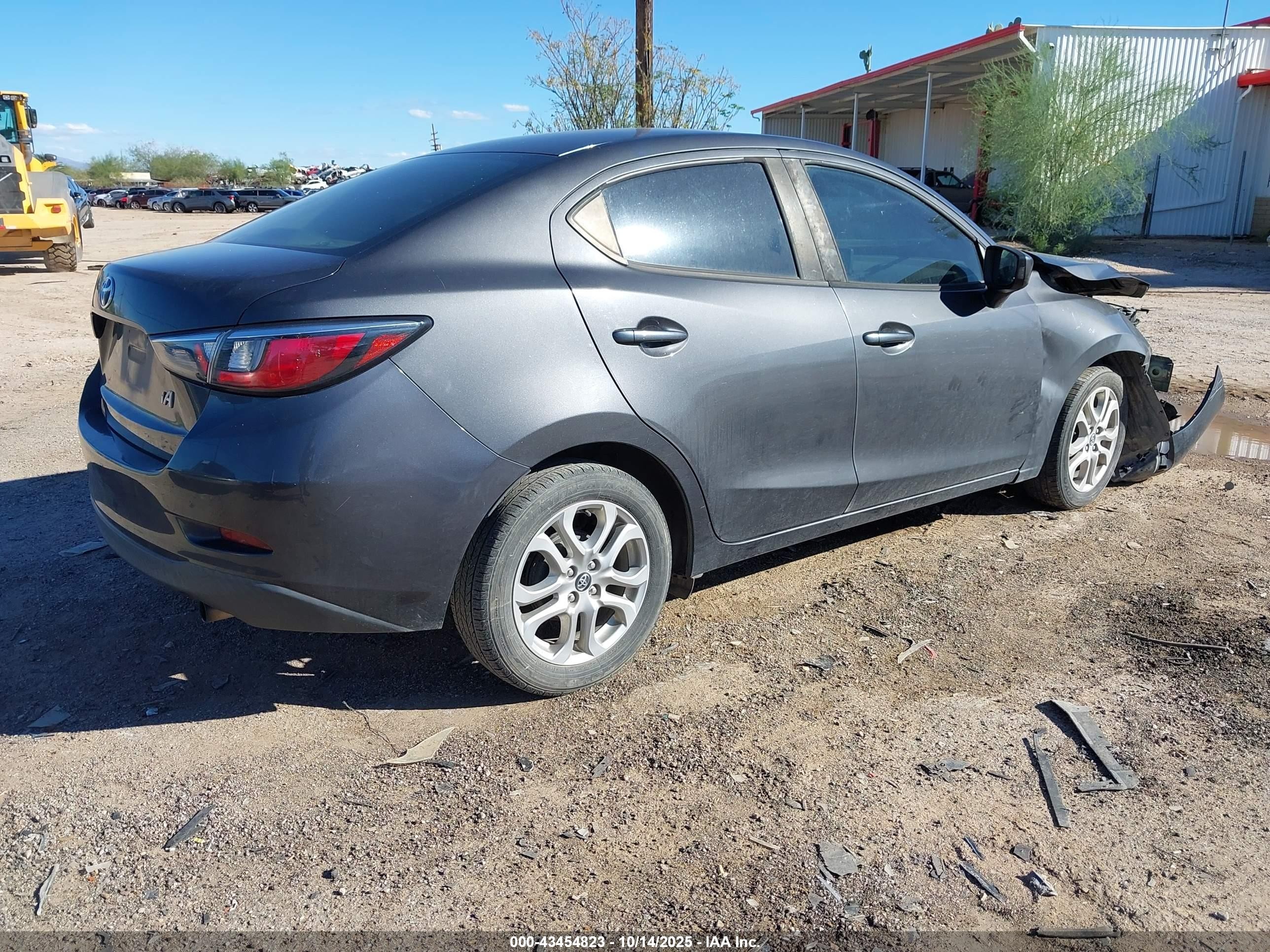 2017 Toyota Yaris Ia   Серый vin: 3MYDLBYV7HY152591