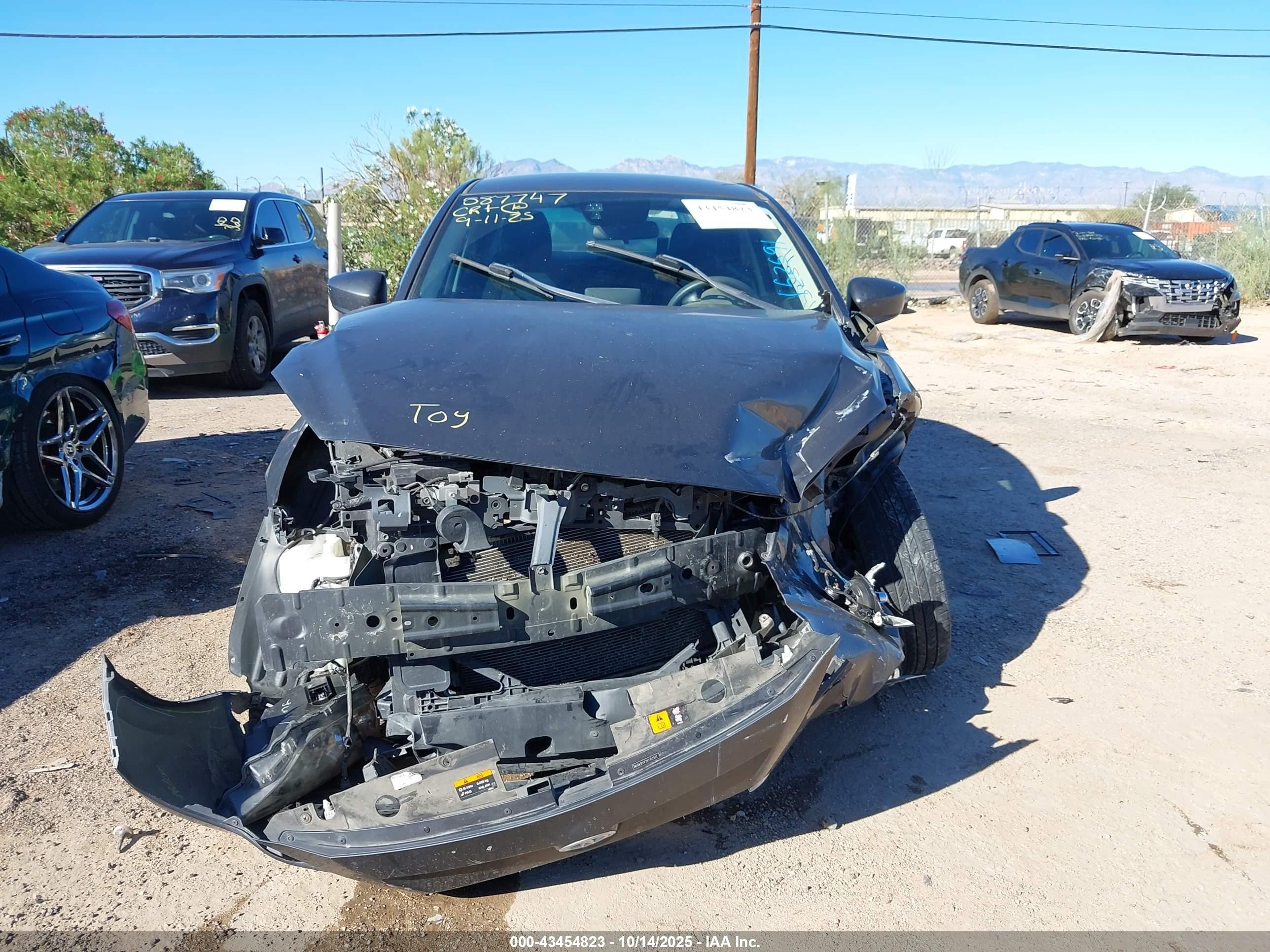 2017 Toyota Yaris Ia   Серый vin: 3MYDLBYV7HY152591