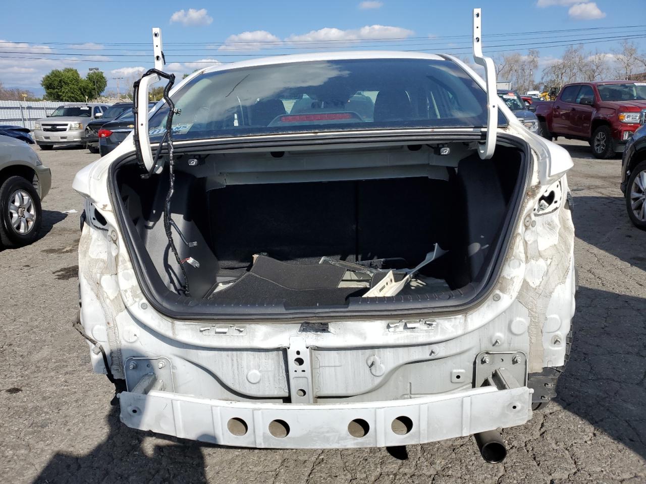 2018 Toyota Yaris Ia  White vin: 3MYDLBYV7JY300289