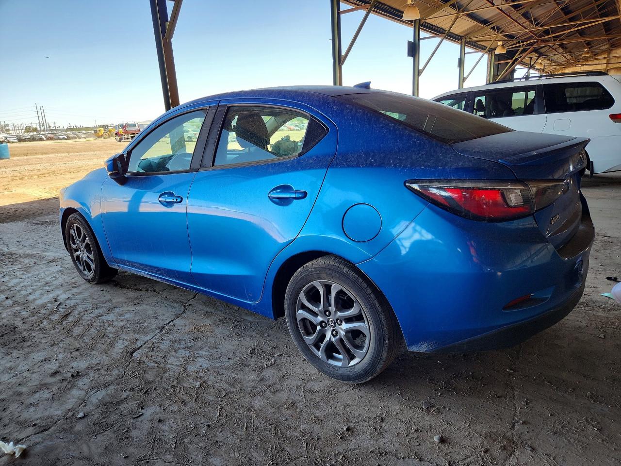 2019 Toyota Yaris Le Синий vin: 3MYDLBYV7KY521716