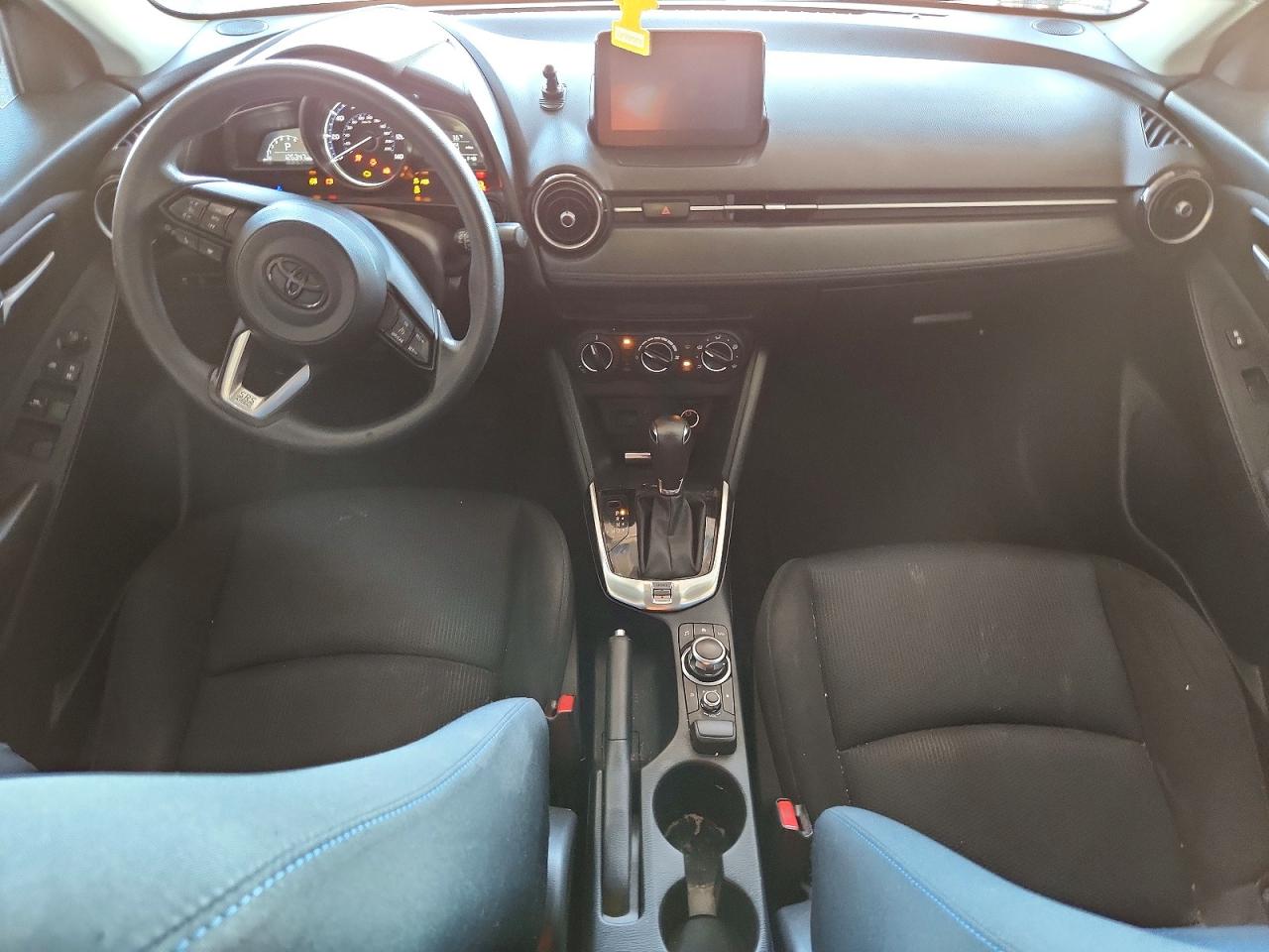 2019 Toyota Yaris Le Синий vin: 3MYDLBYV7KY521716