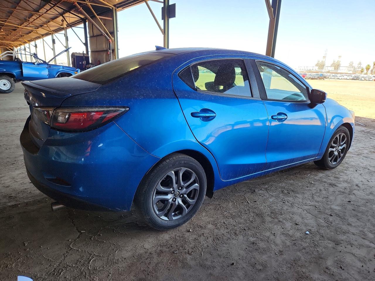 2019 Toyota Yaris Le Синий vin: 3MYDLBYV7KY521716