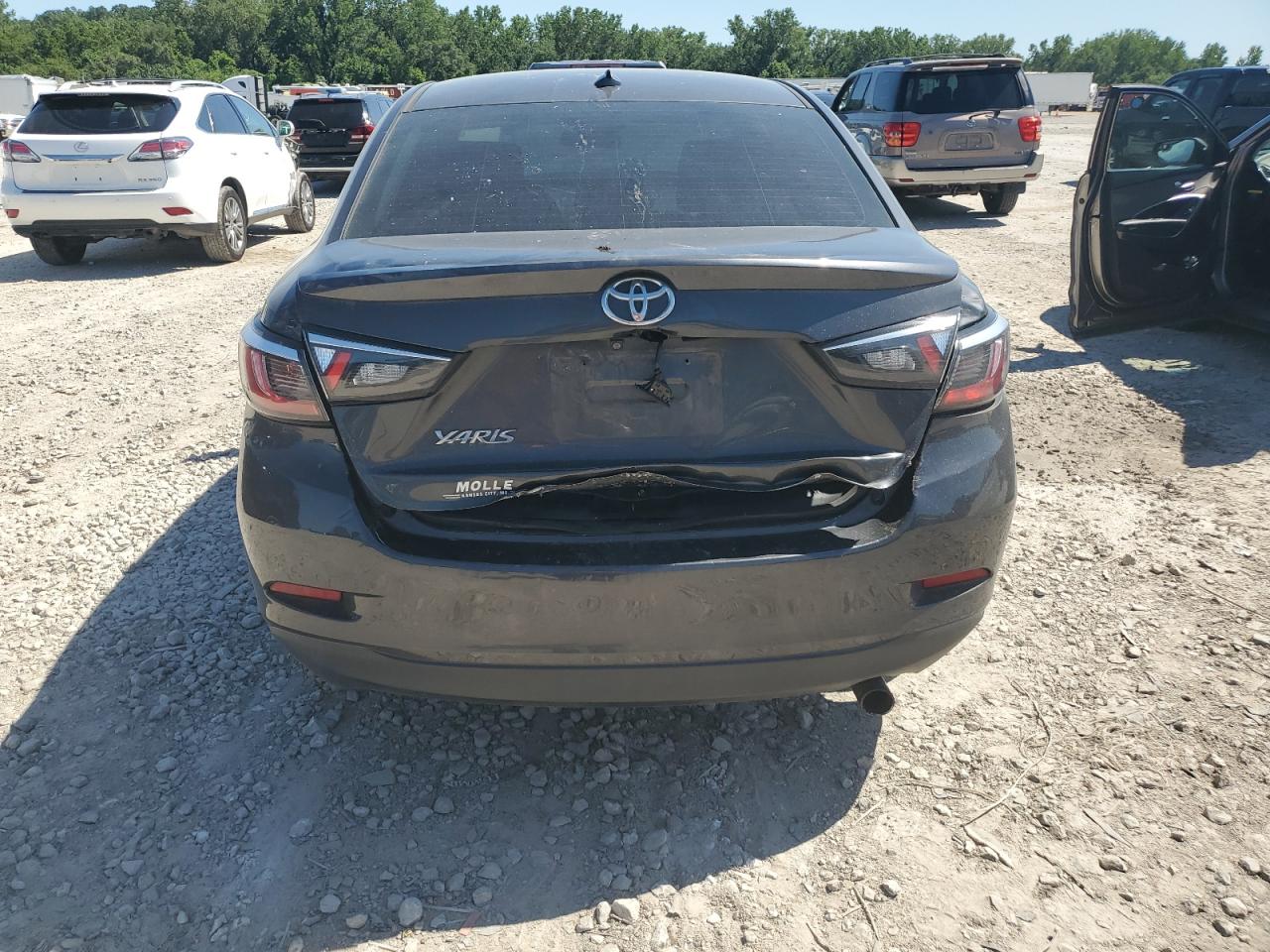 2020 Toyota Yaris L Угольный vin: 3MYDLBYV7LY711663