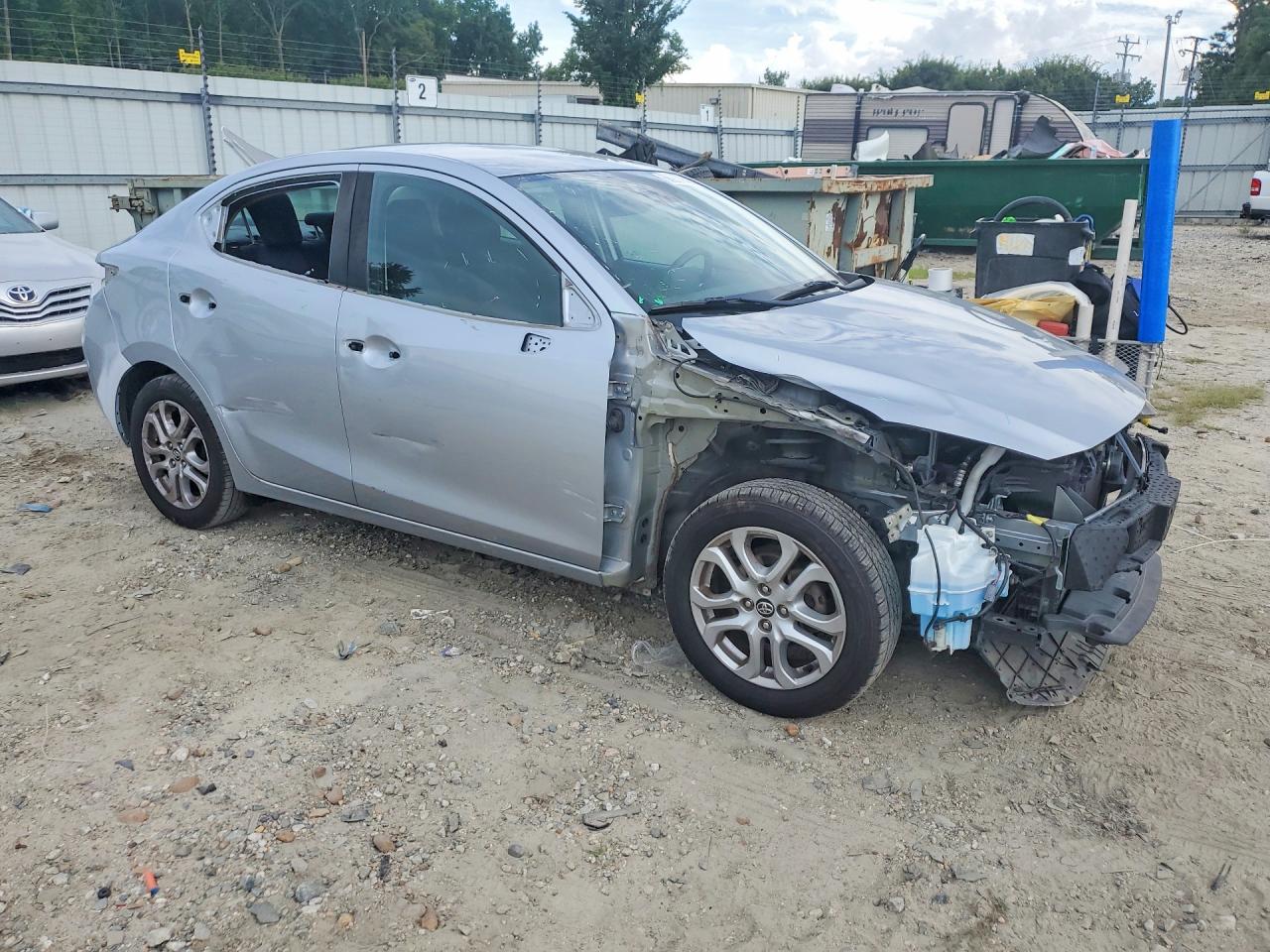 2017 Toyota Yaris Ia Base Silver vin: 3MYDLBYV8HY153023