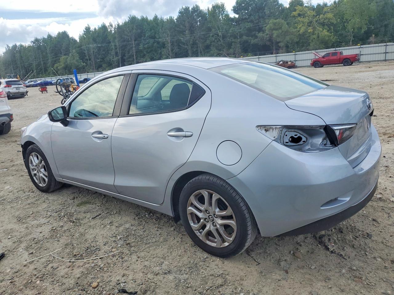 2017 Toyota Yaris Ia Base Silver vin: 3MYDLBYV8HY153023