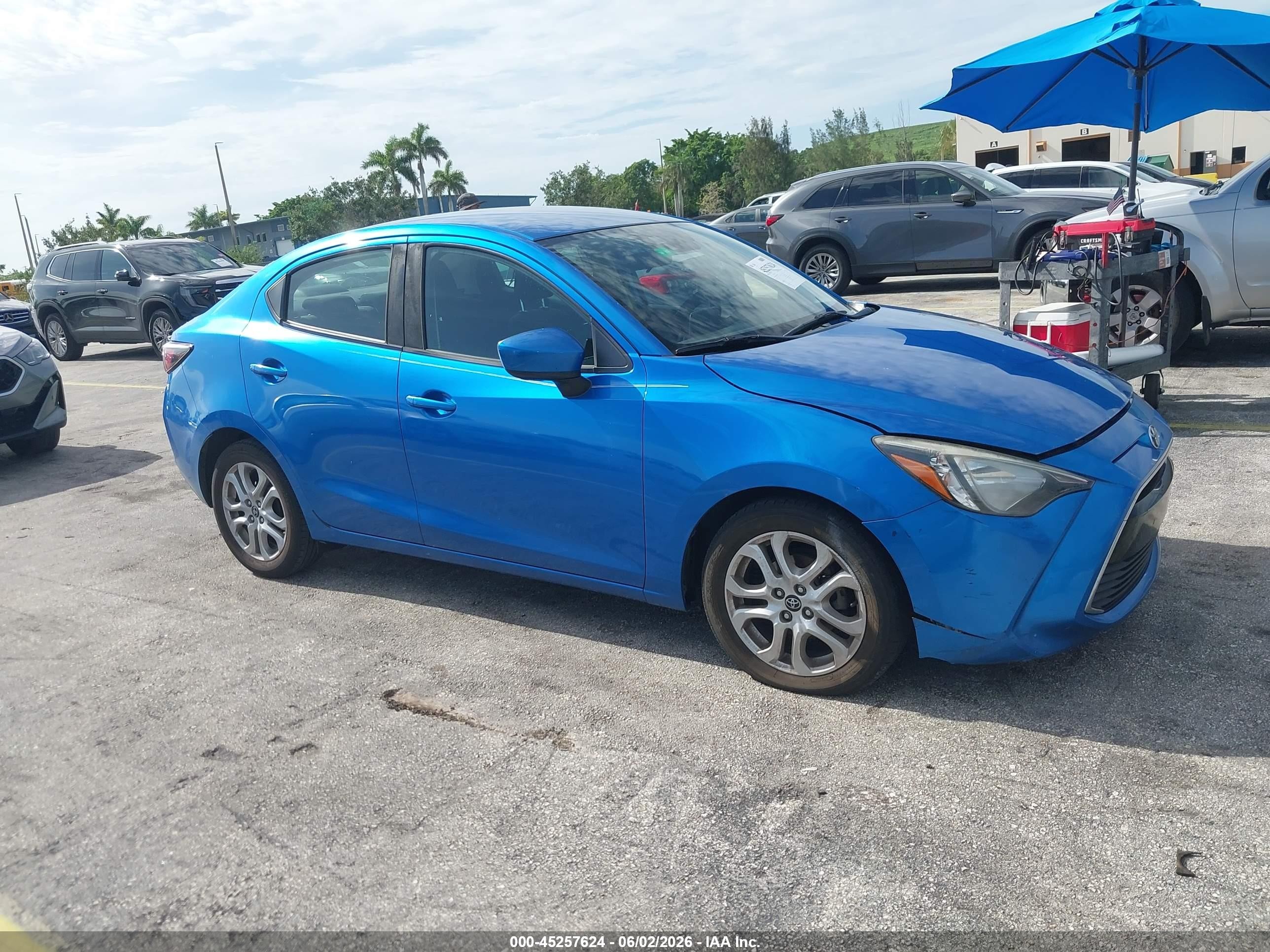 2018 Toyota Yaris Ia   Blue vin: 3MYDLBYV8JY309499