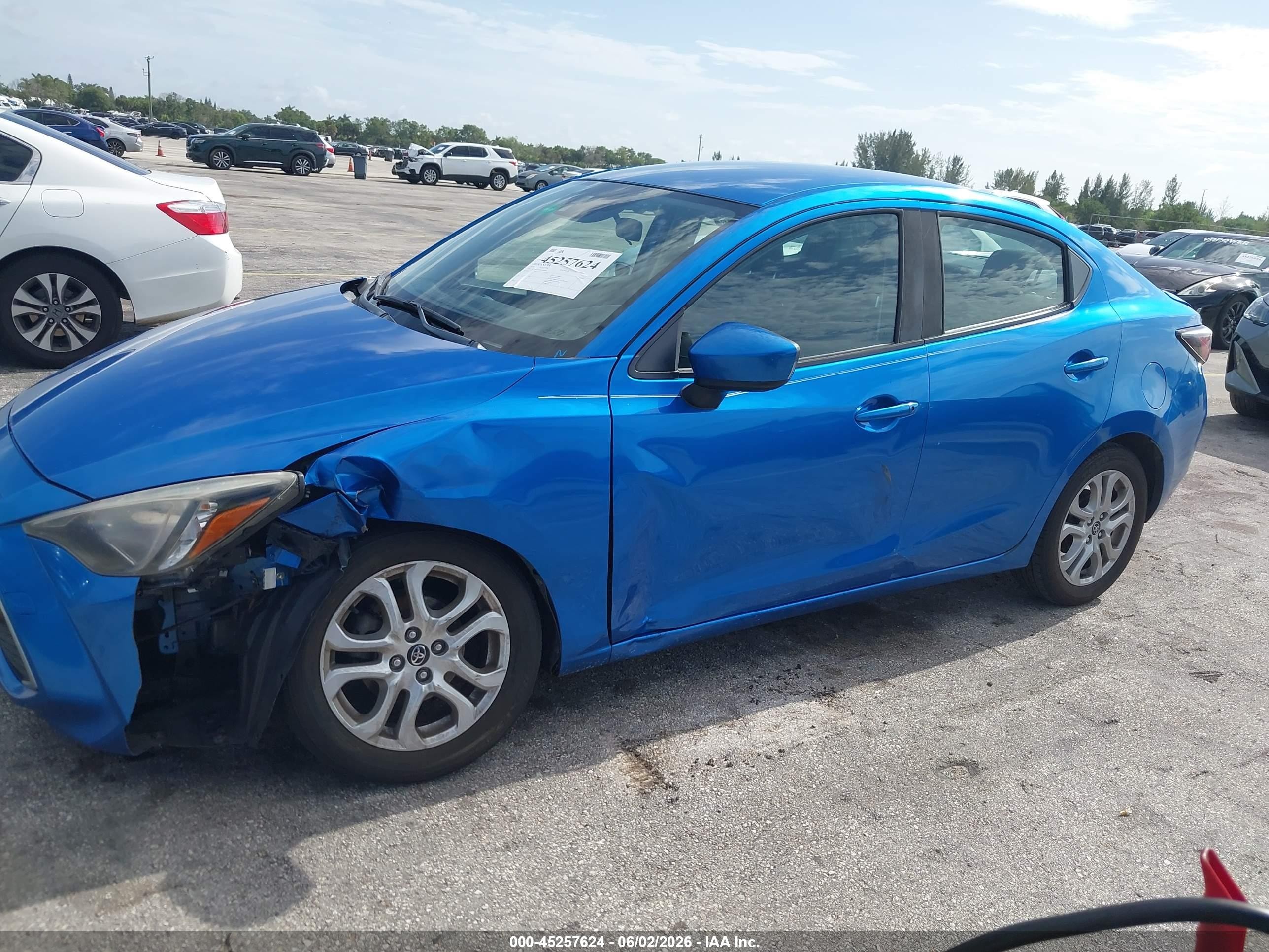 2018 Toyota Yaris Ia   Blue vin: 3MYDLBYV8JY309499