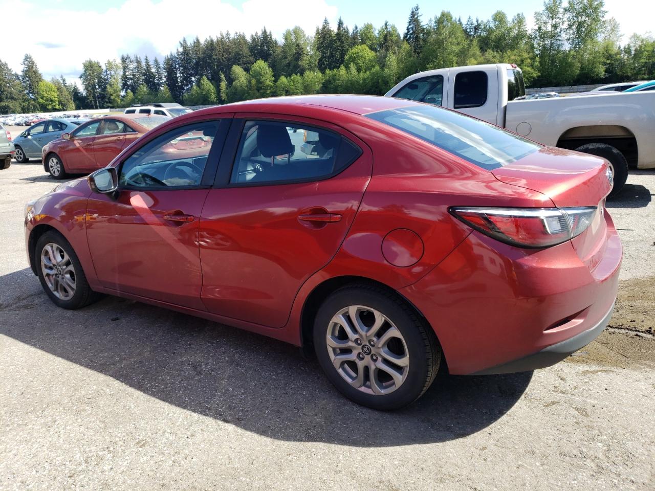 2018 Toyota Yaris Ia  Red vin: 3MYDLBYV8JY310023