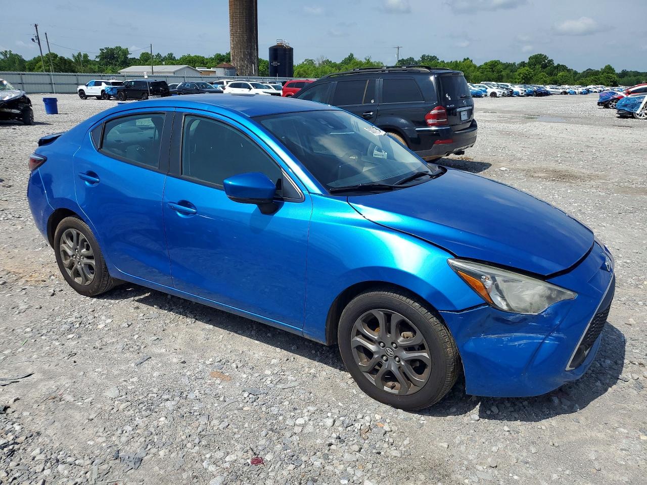 2019 Toyota Yaris Le Blue vin: 3MYDLBYV8KY518808