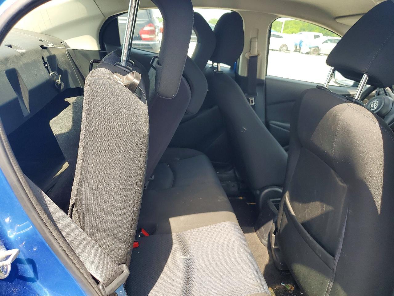 2019 Toyota Yaris Le Blue vin: 3MYDLBYV8KY518808
