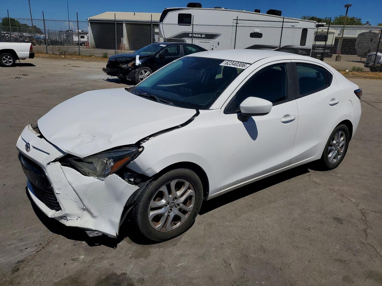 2018 Toyota Yaris Ia Base White vin: 3MYDLBYV9JY306207