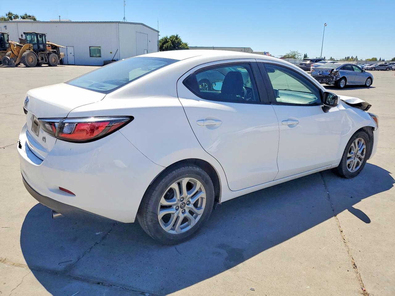 2018 Toyota Yaris Ia Base White vin: 3MYDLBYV9JY306207