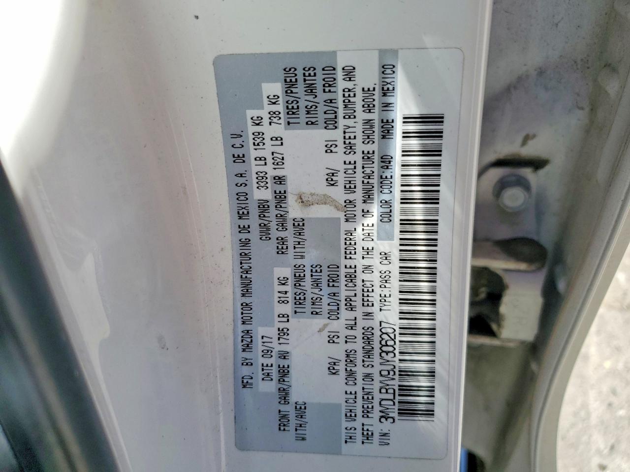 2018 Toyota Yaris Ia Base White vin: 3MYDLBYV9JY306207