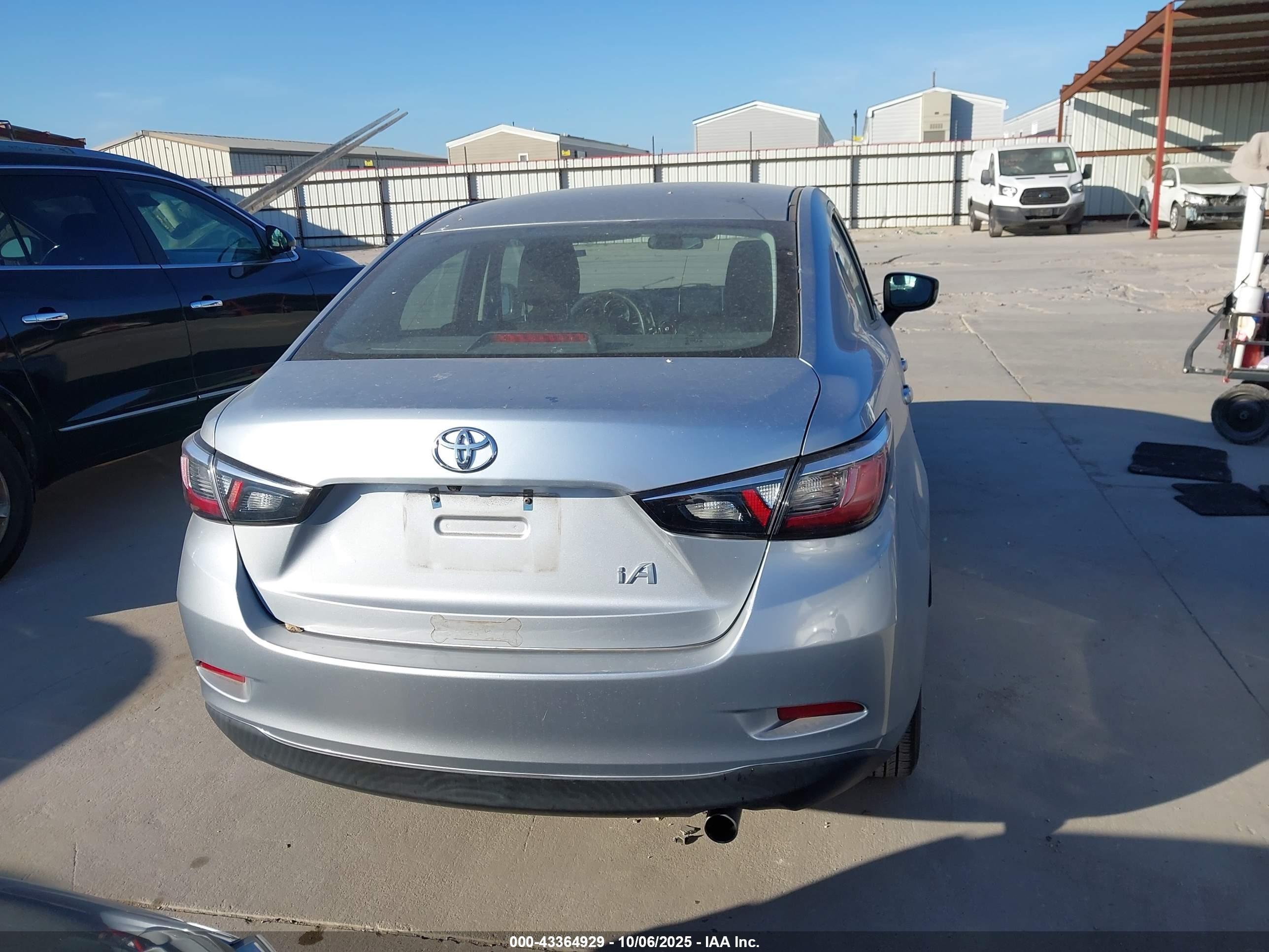 2018 Toyota Yaris Ia   Silver vin: 3MYDLBYV9JY306384