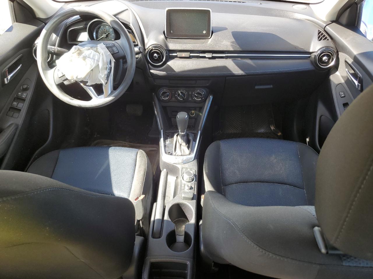 2018 Toyota Yaris Ia White vin: 3MYDLBYV9JY308393