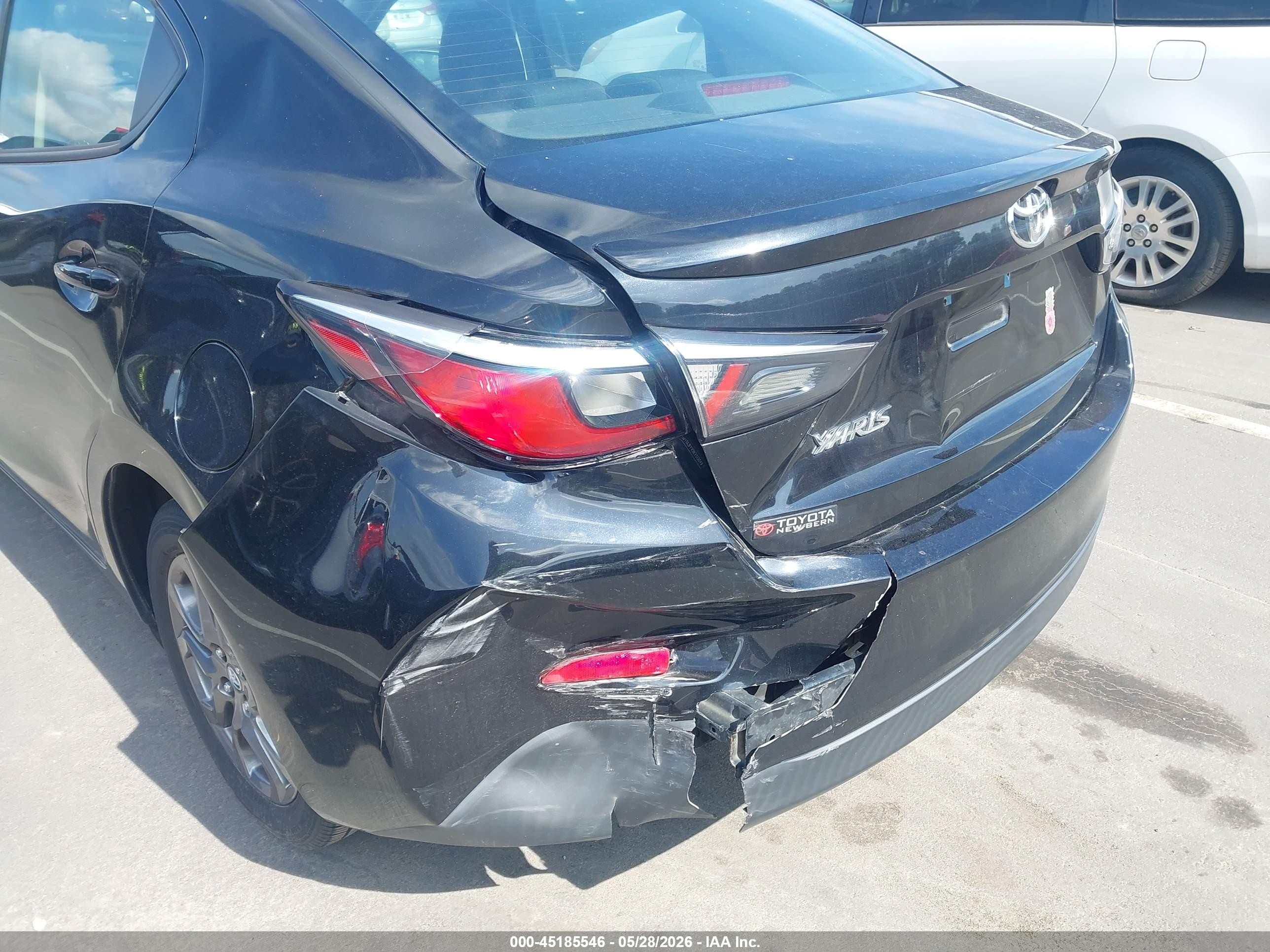 2019 Toyota Yaris Le Black vin: 3MYDLBYV9KY513049