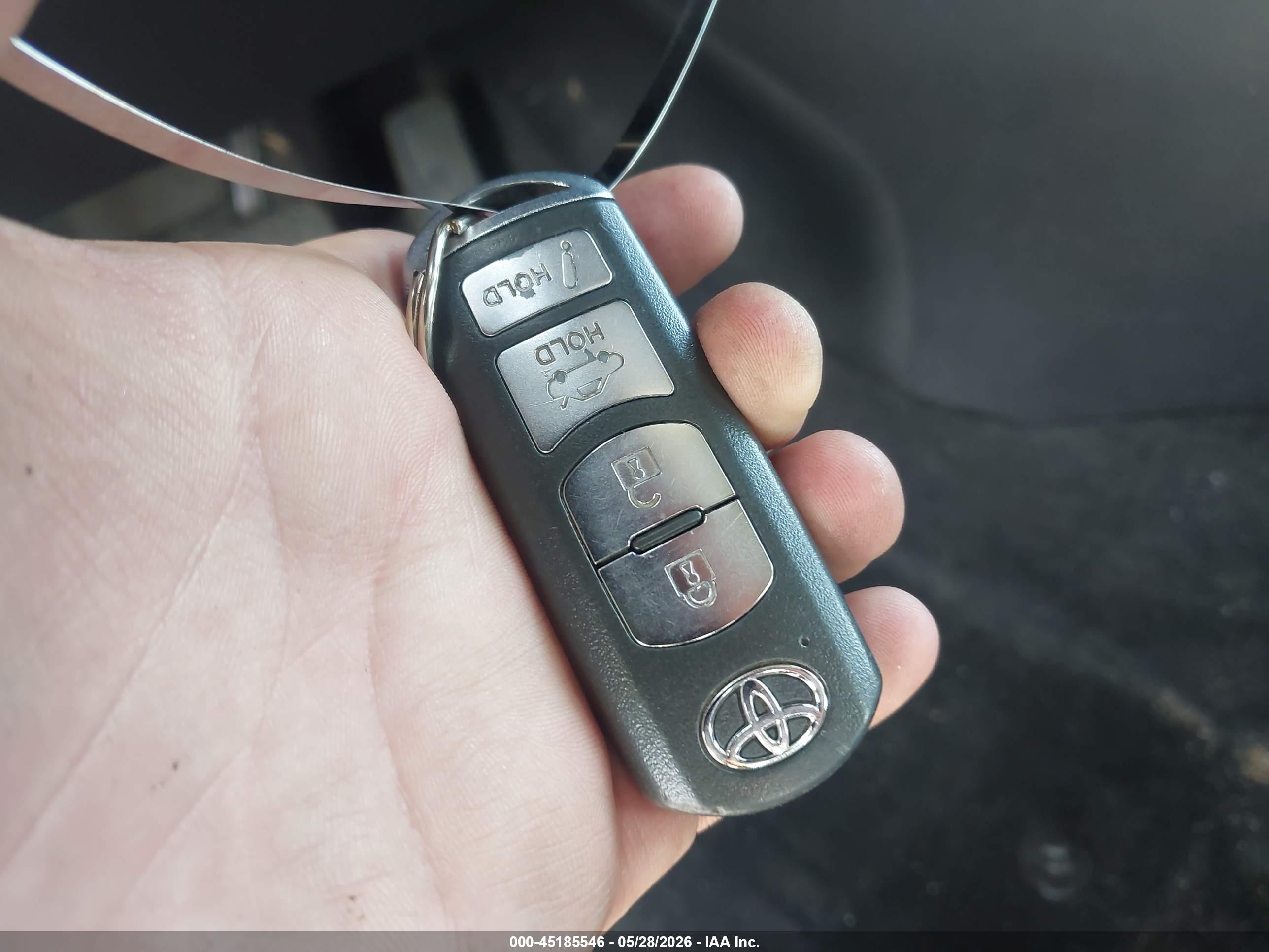 2019 Toyota Yaris Le Black vin: 3MYDLBYV9KY513049