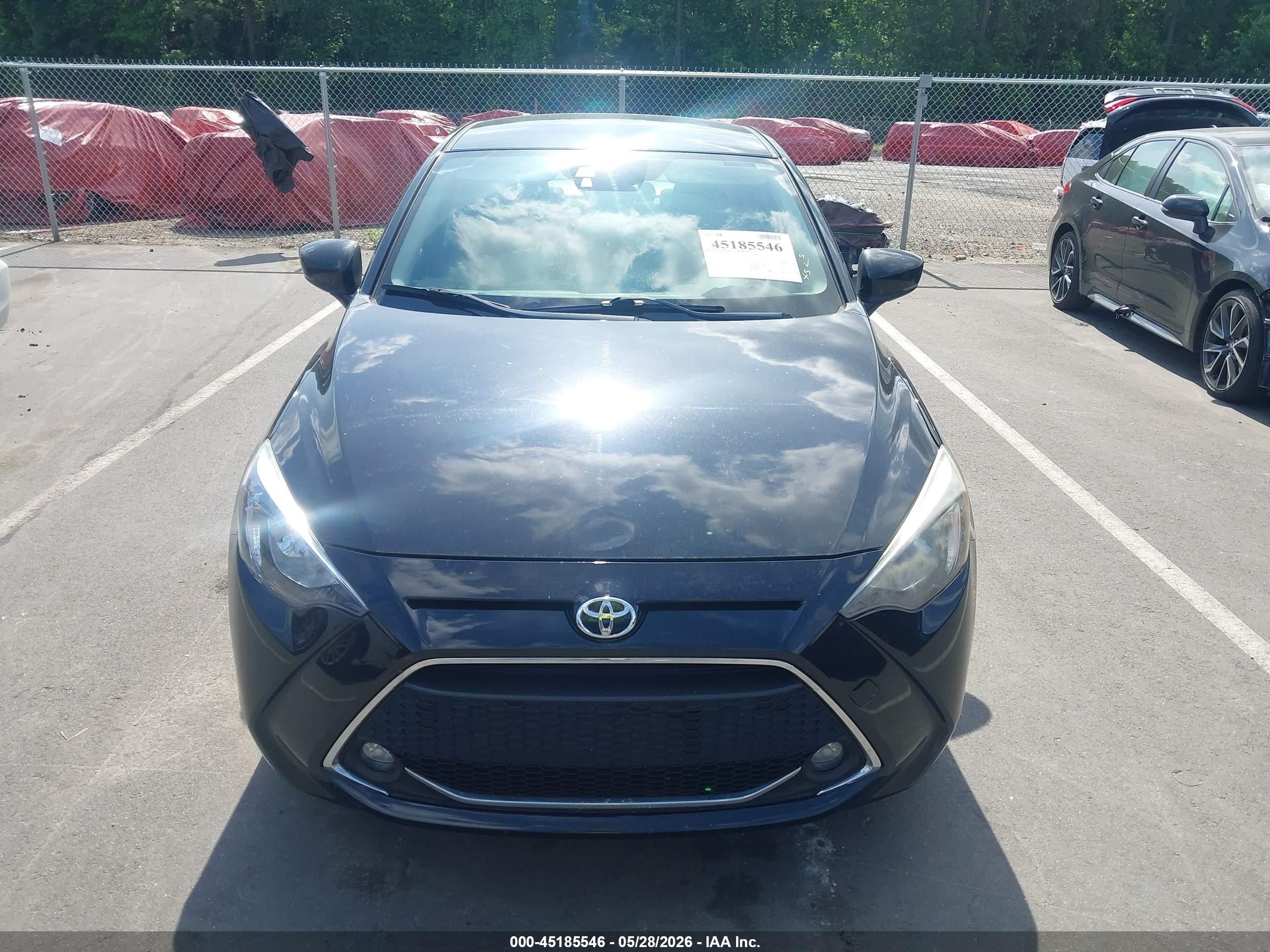 2019 Toyota Yaris Le Black vin: 3MYDLBYV9KY513049
