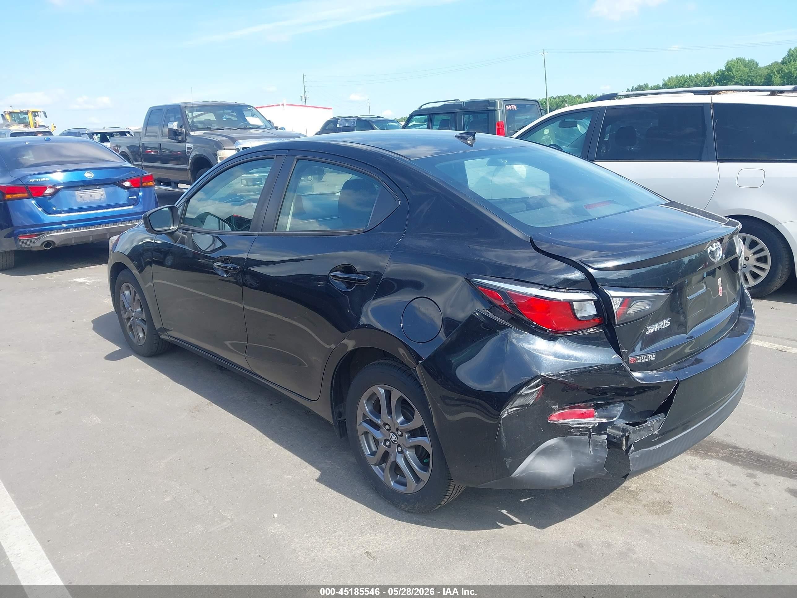 2019 Toyota Yaris Le Black vin: 3MYDLBYV9KY513049