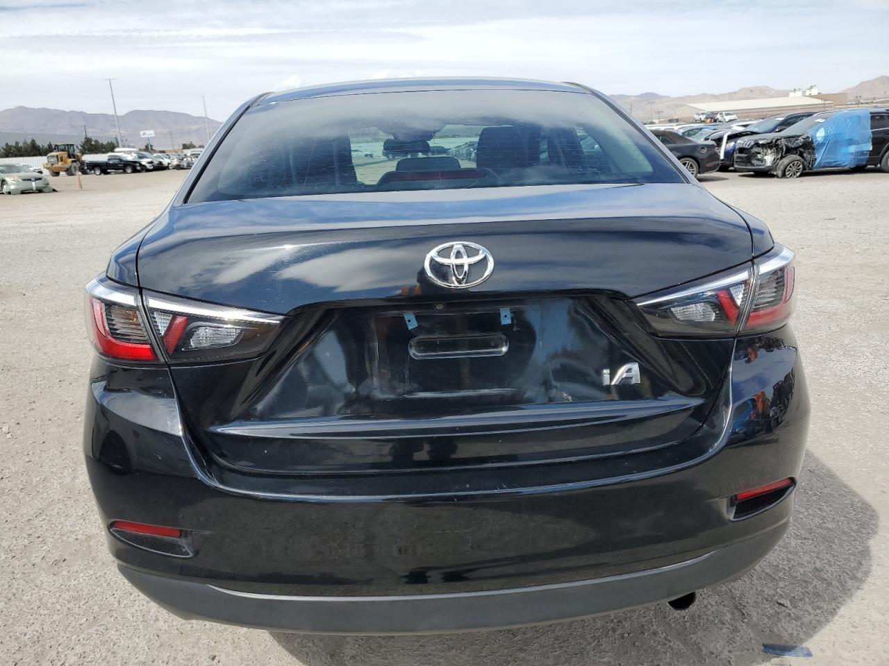 2018 Toyota Yaris Ia  Charcoal vin: 3MYDLBYVXJY310041