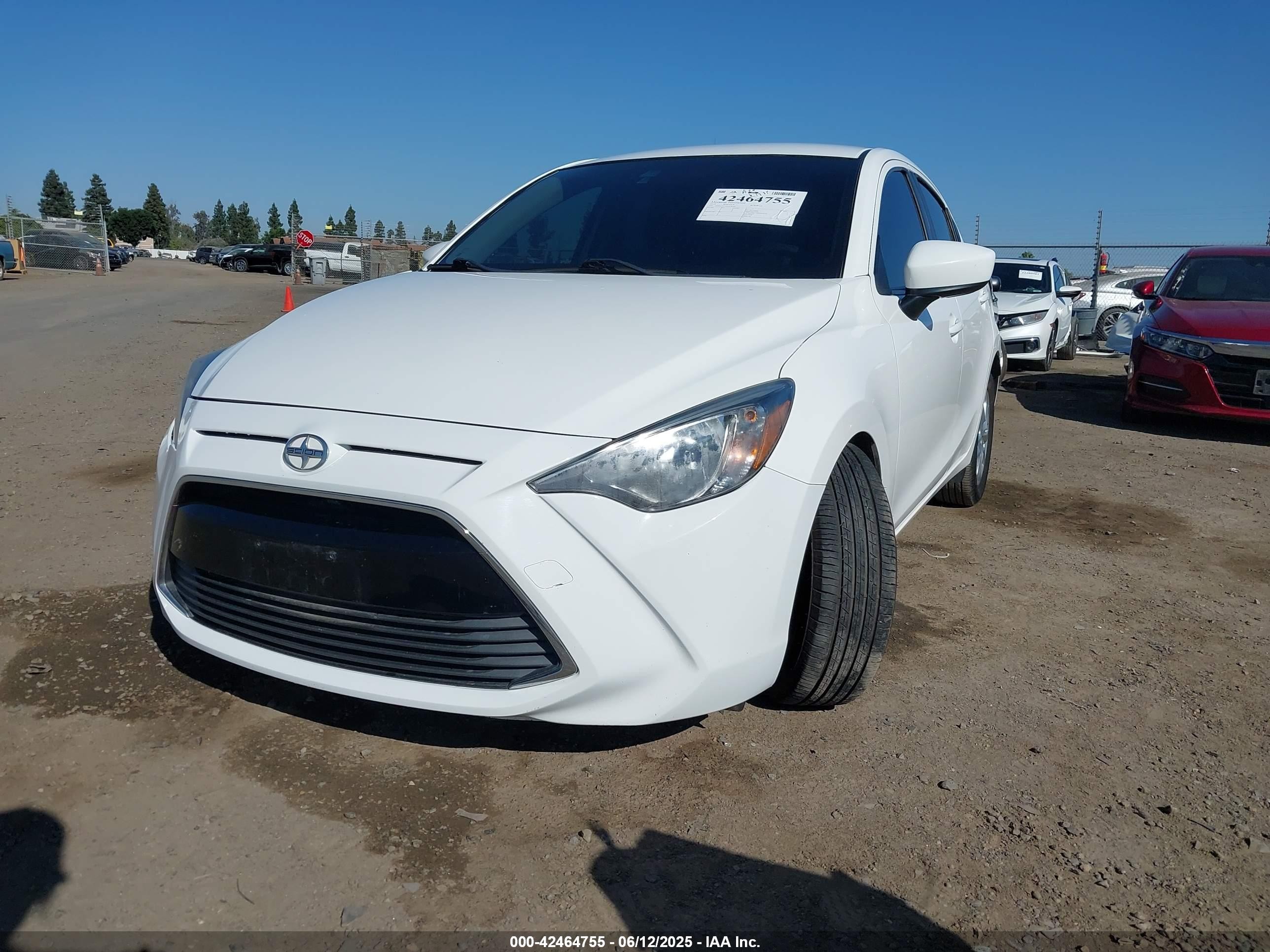 2016 Scion Ia   Белый vin: 3MYDLBZV4GY138564