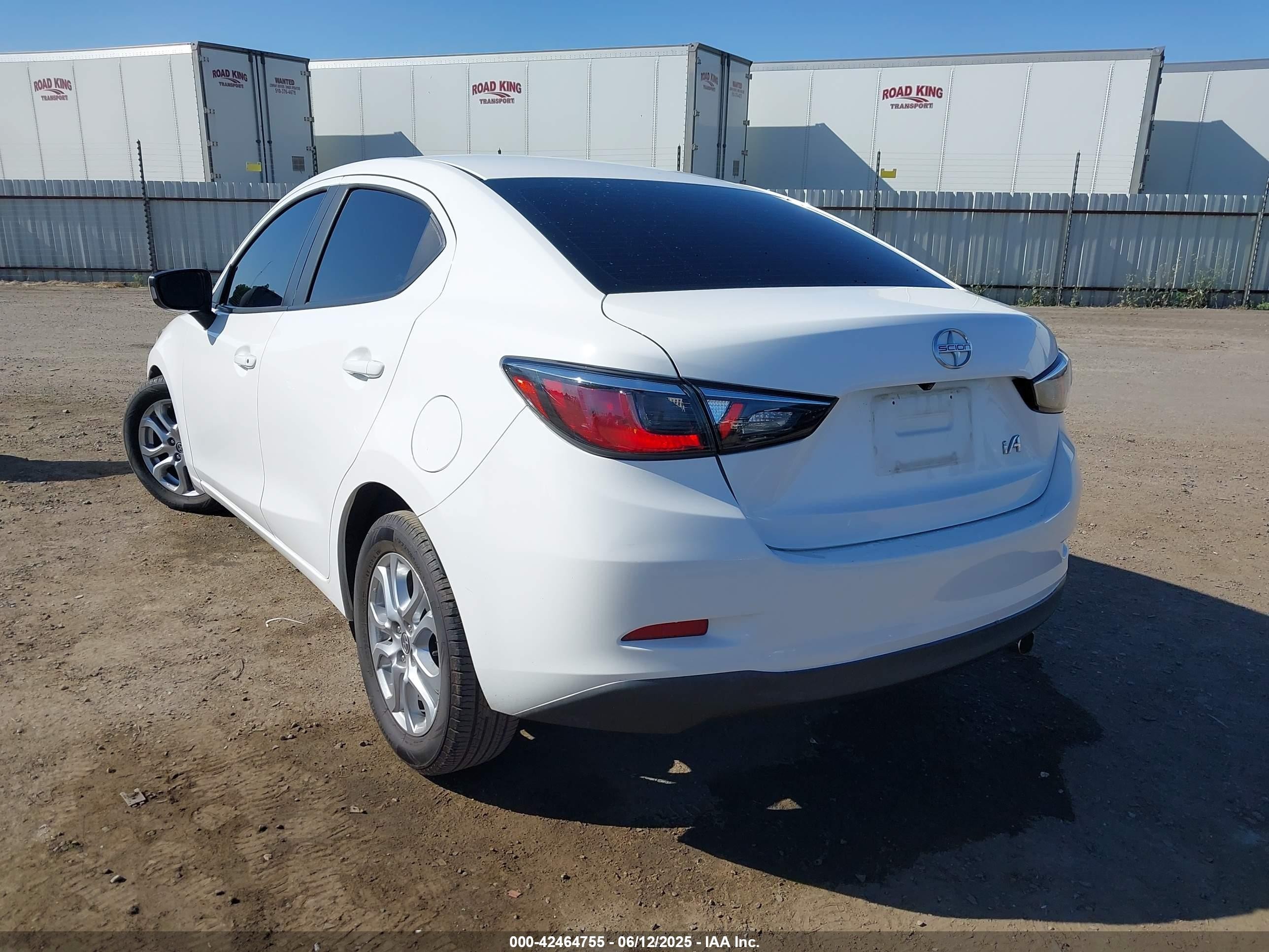 2016 Scion Ia   Белый vin: 3MYDLBZV4GY138564