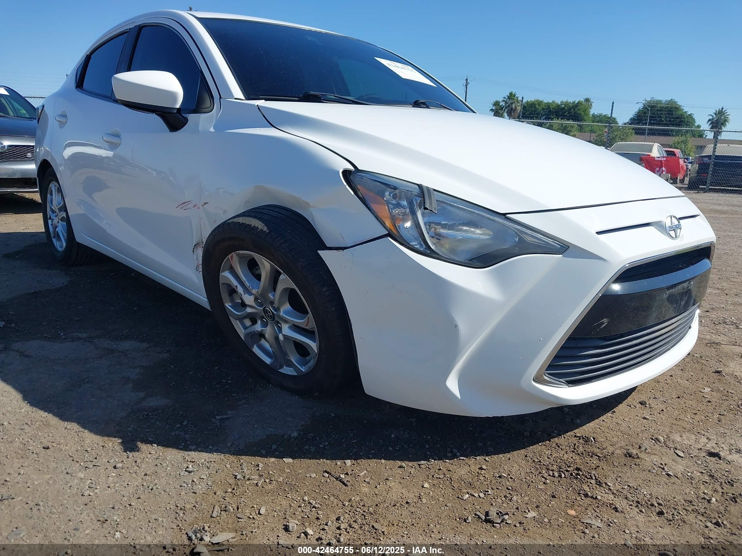 2016 Scion Ia   Белый vin: 3MYDLBZV4GY138564