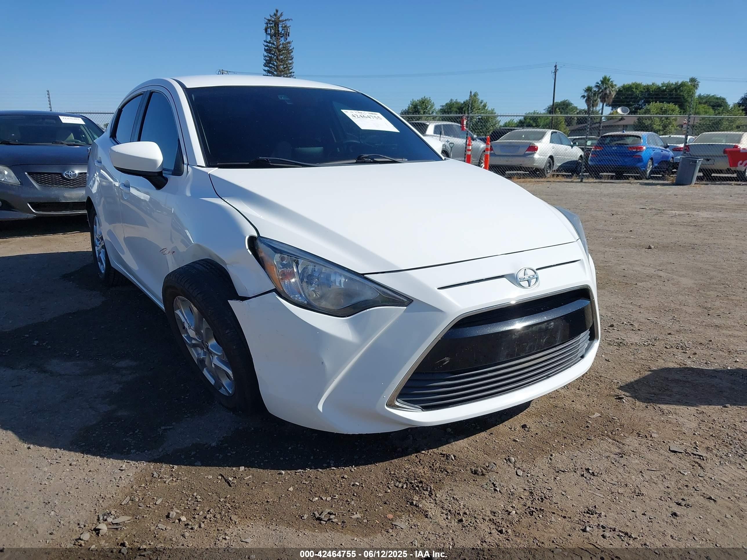 2016 Scion Ia   Белый vin: 3MYDLBZV4GY138564