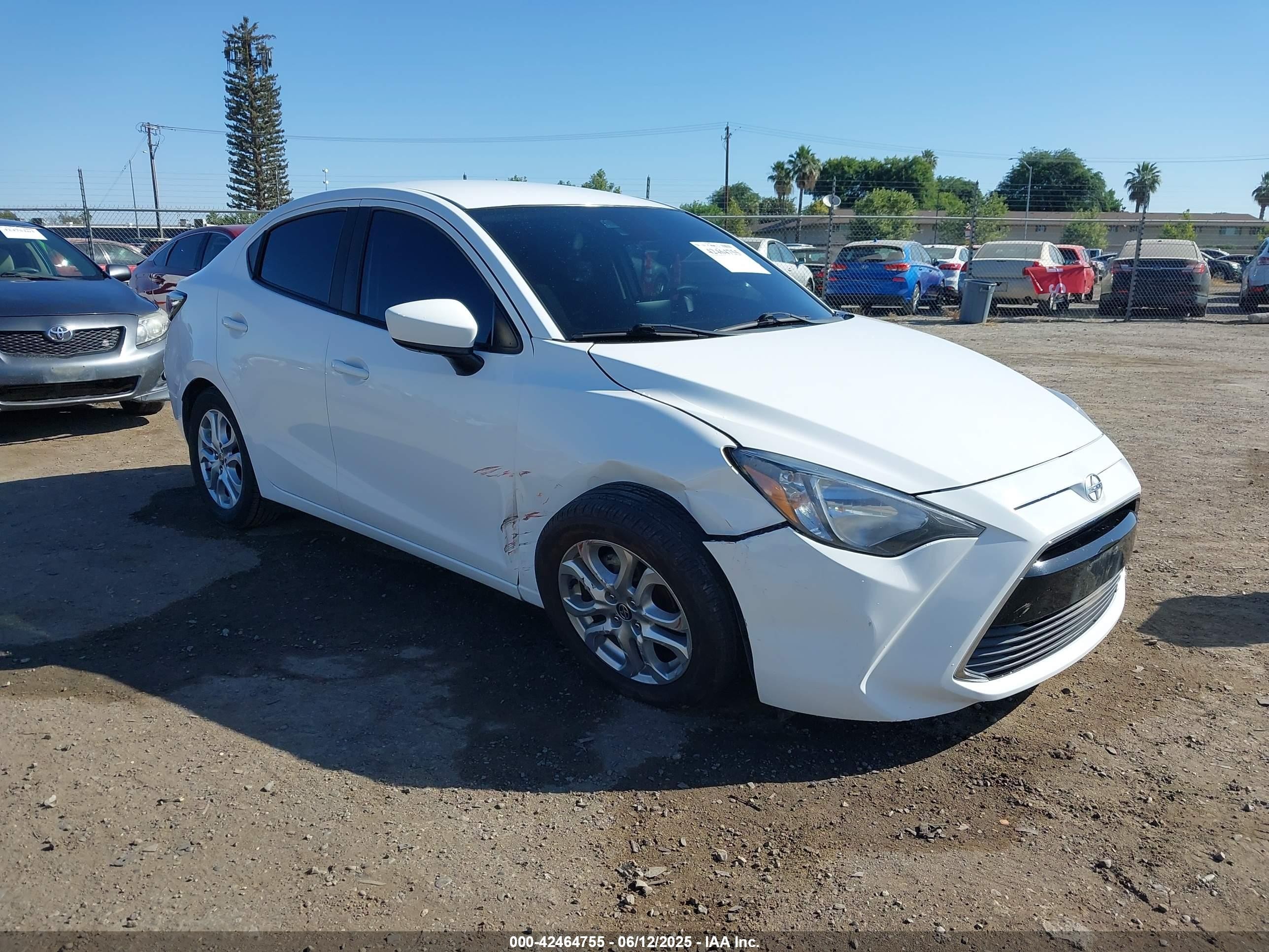 2016 Scion Ia   Белый vin: 3MYDLBZV4GY138564