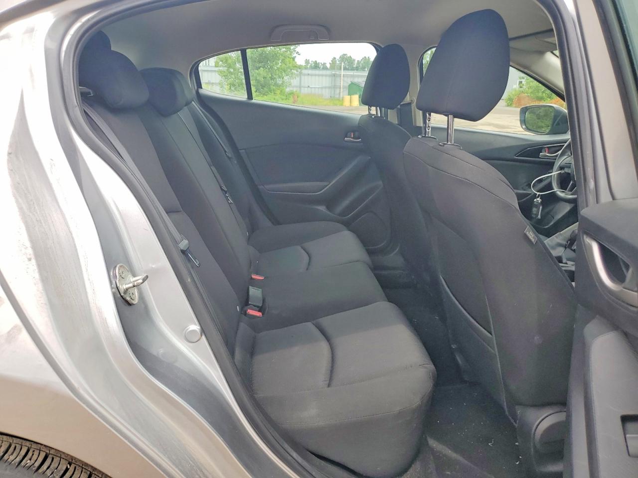 2015 Mazda 3 Sport Silver vin: 3MZBM1K71FM223745