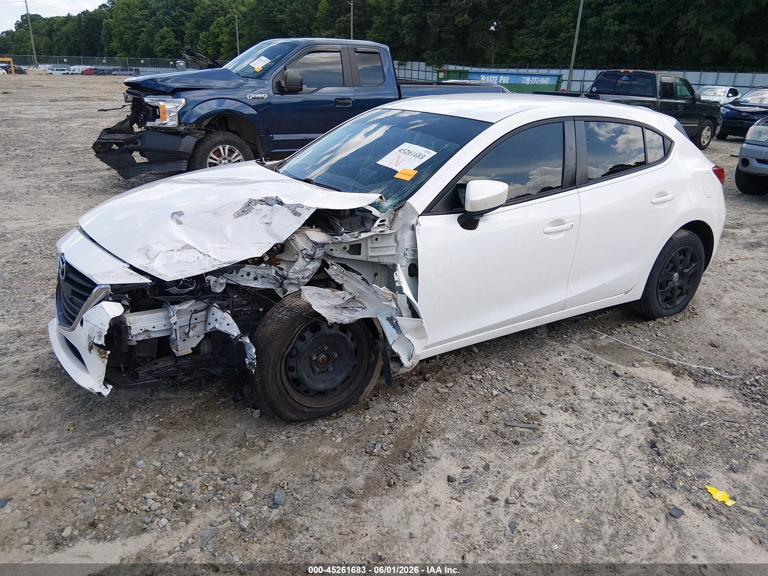 2015 Mazda Mazda3 I Sport Белый vin: 3MZBM1K72FM153317