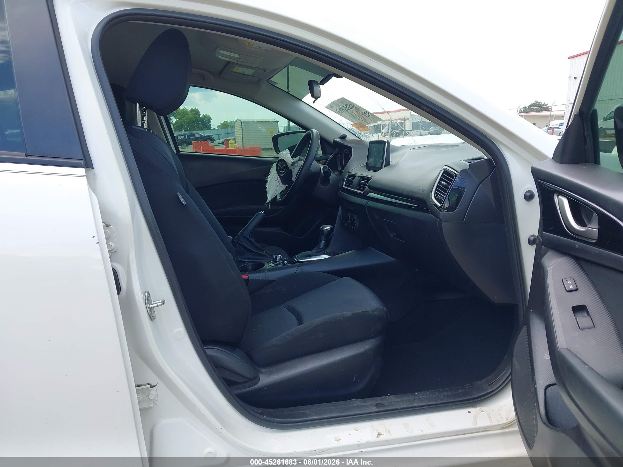 2015 Mazda Mazda3 I Sport Белый vin: 3MZBM1K72FM153317