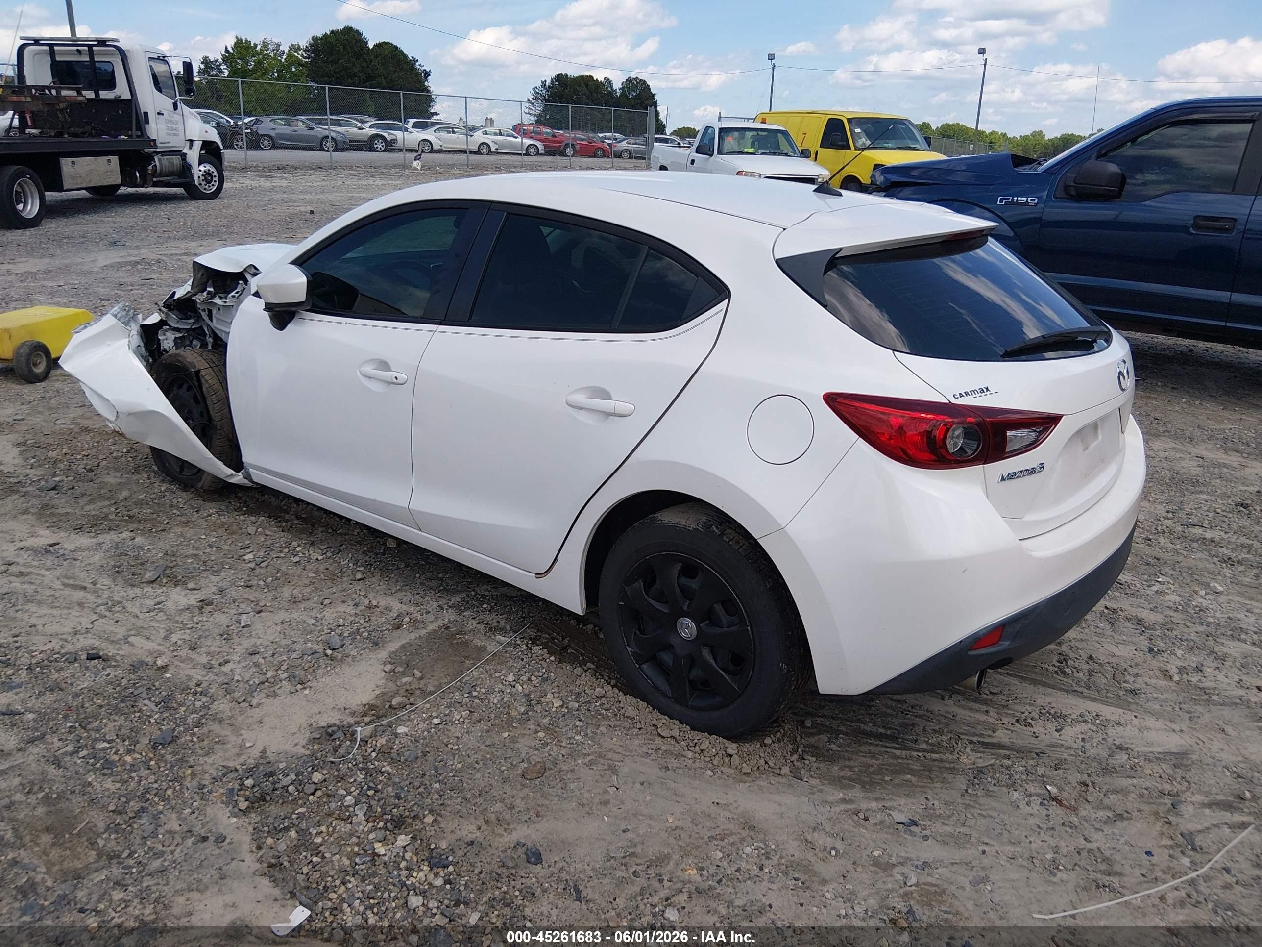 2015 Mazda Mazda3 I Sport Белый vin: 3MZBM1K72FM153317