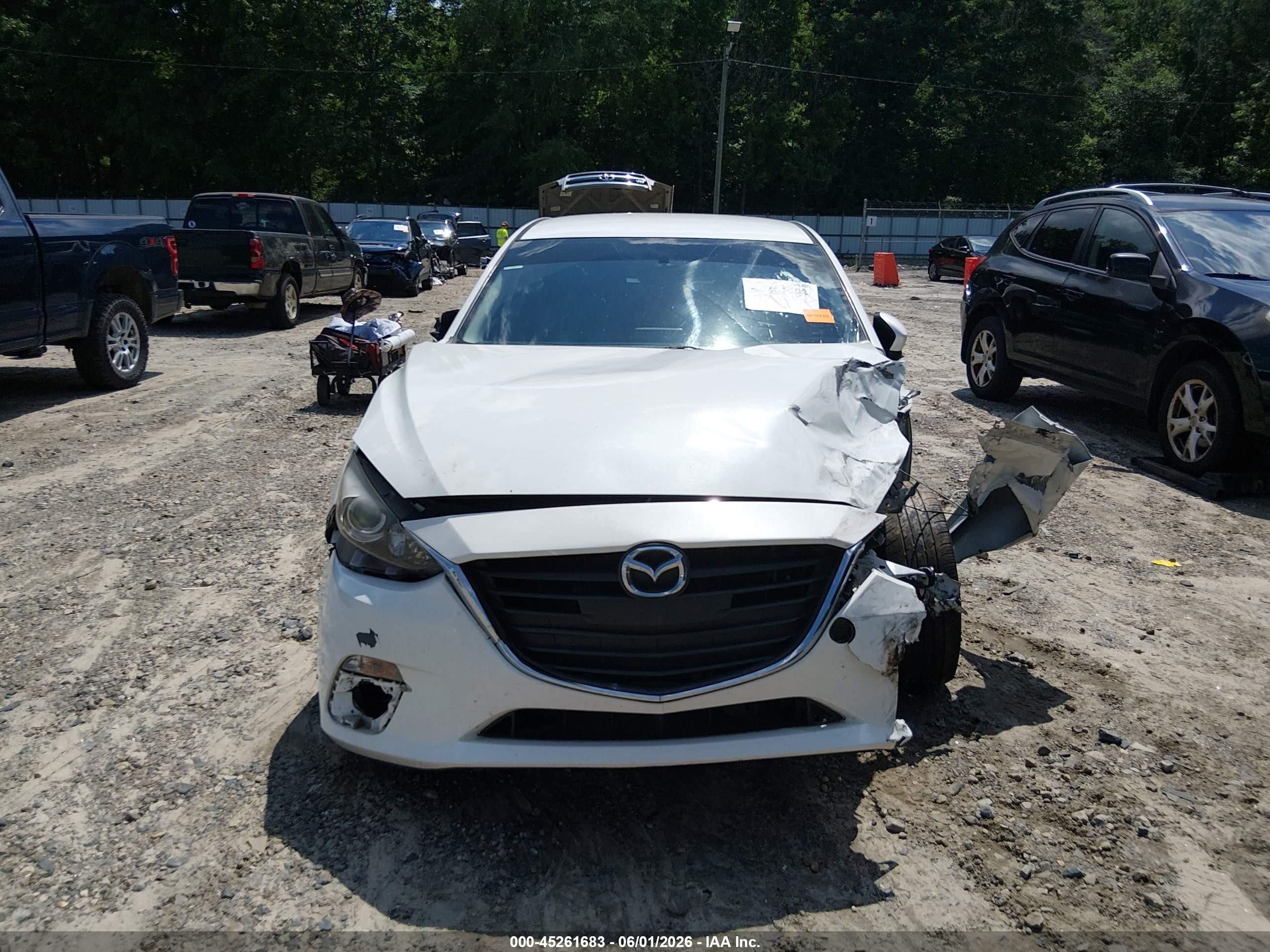 2015 Mazda Mazda3 I Sport Белый vin: 3MZBM1K72FM153317