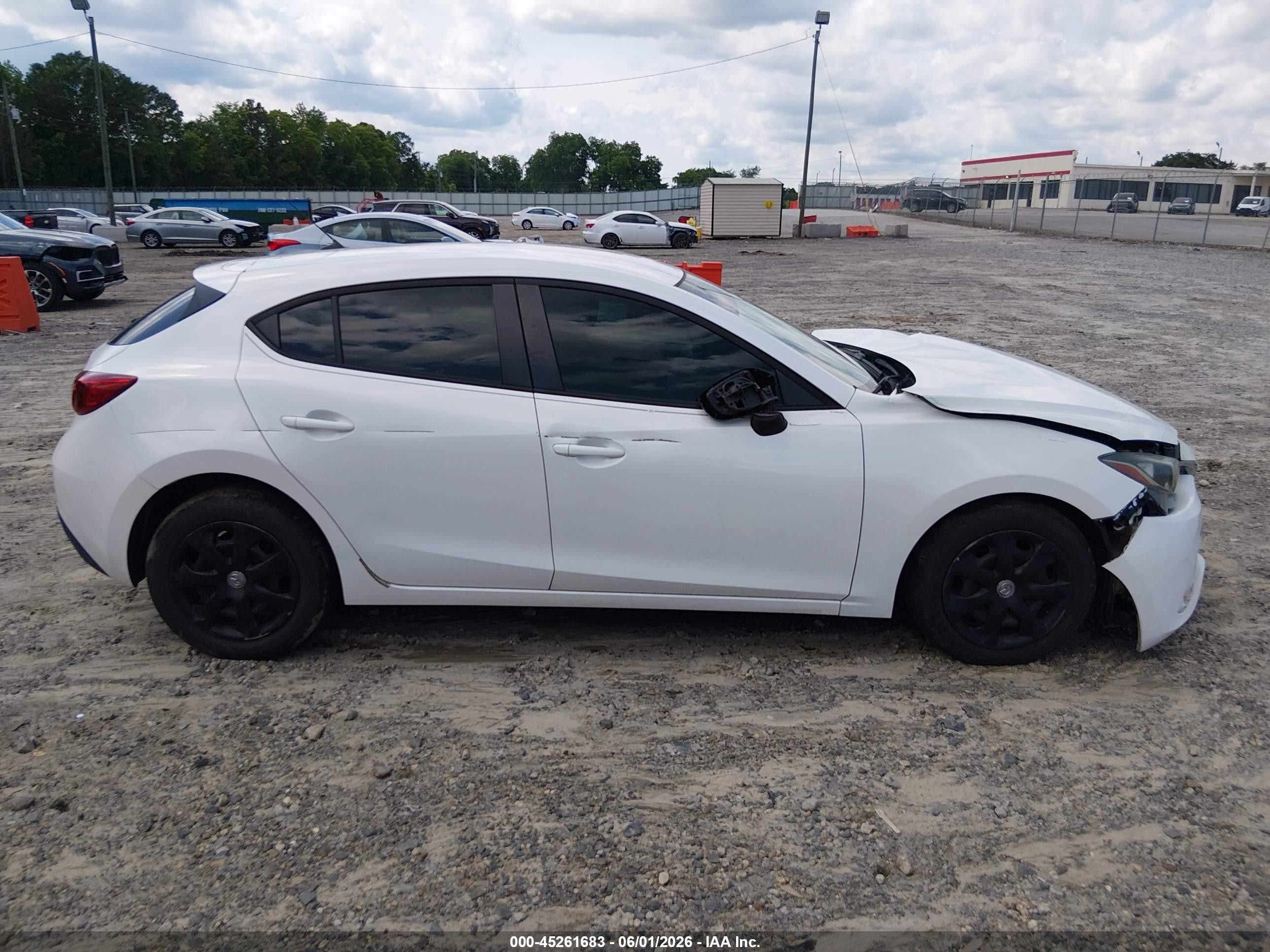 2015 Mazda Mazda3 I Sport Белый vin: 3MZBM1K72FM153317