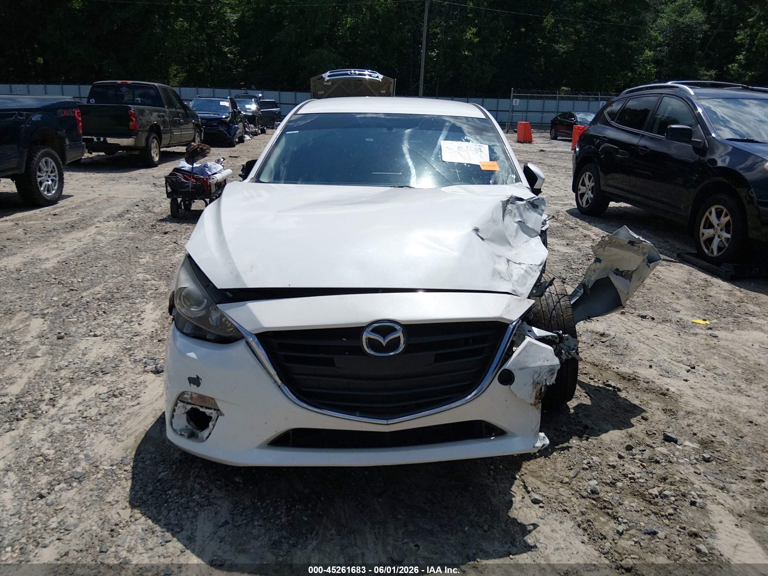 2015 Mazda Mazda3 I Sport Белый vin: 3MZBM1K72FM153317
