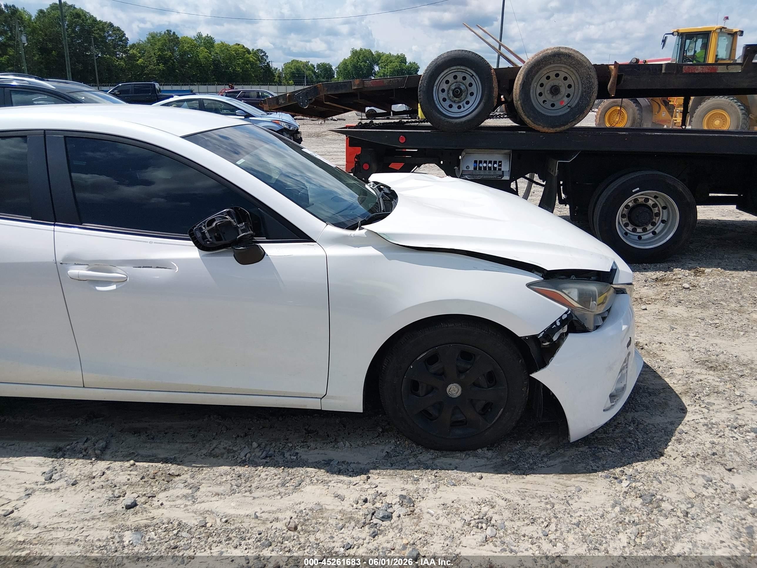2015 Mazda Mazda3 I Sport Белый vin: 3MZBM1K72FM153317