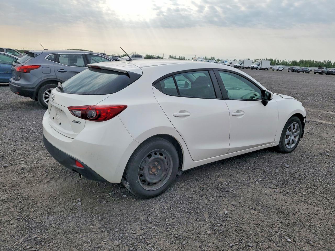 2014 Mazda 3 Hatchback White vin: 3MZBM1K77EM112423