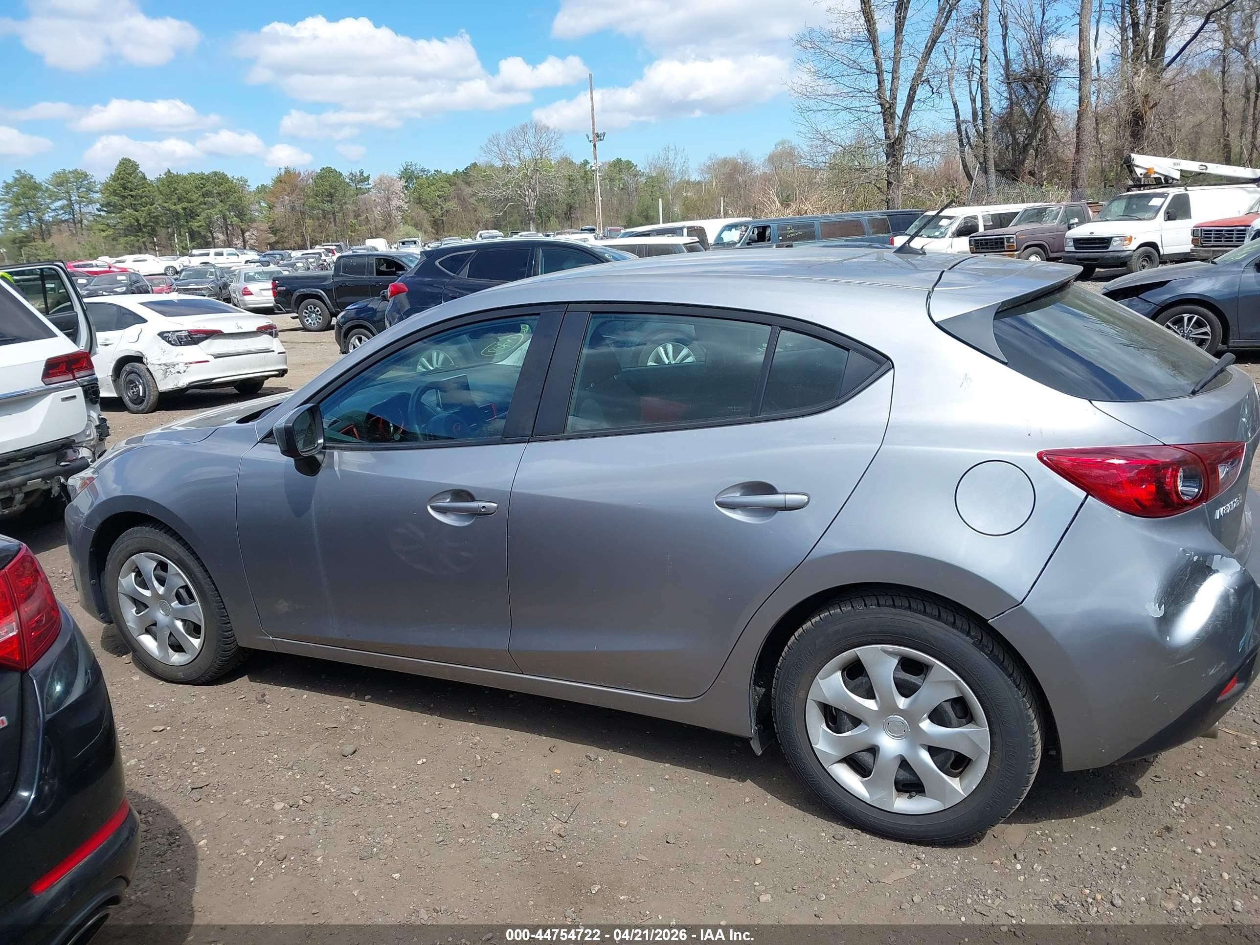 2015 Mazda Mazda3 I Sport Gray vin: 3MZBM1K79FM195757