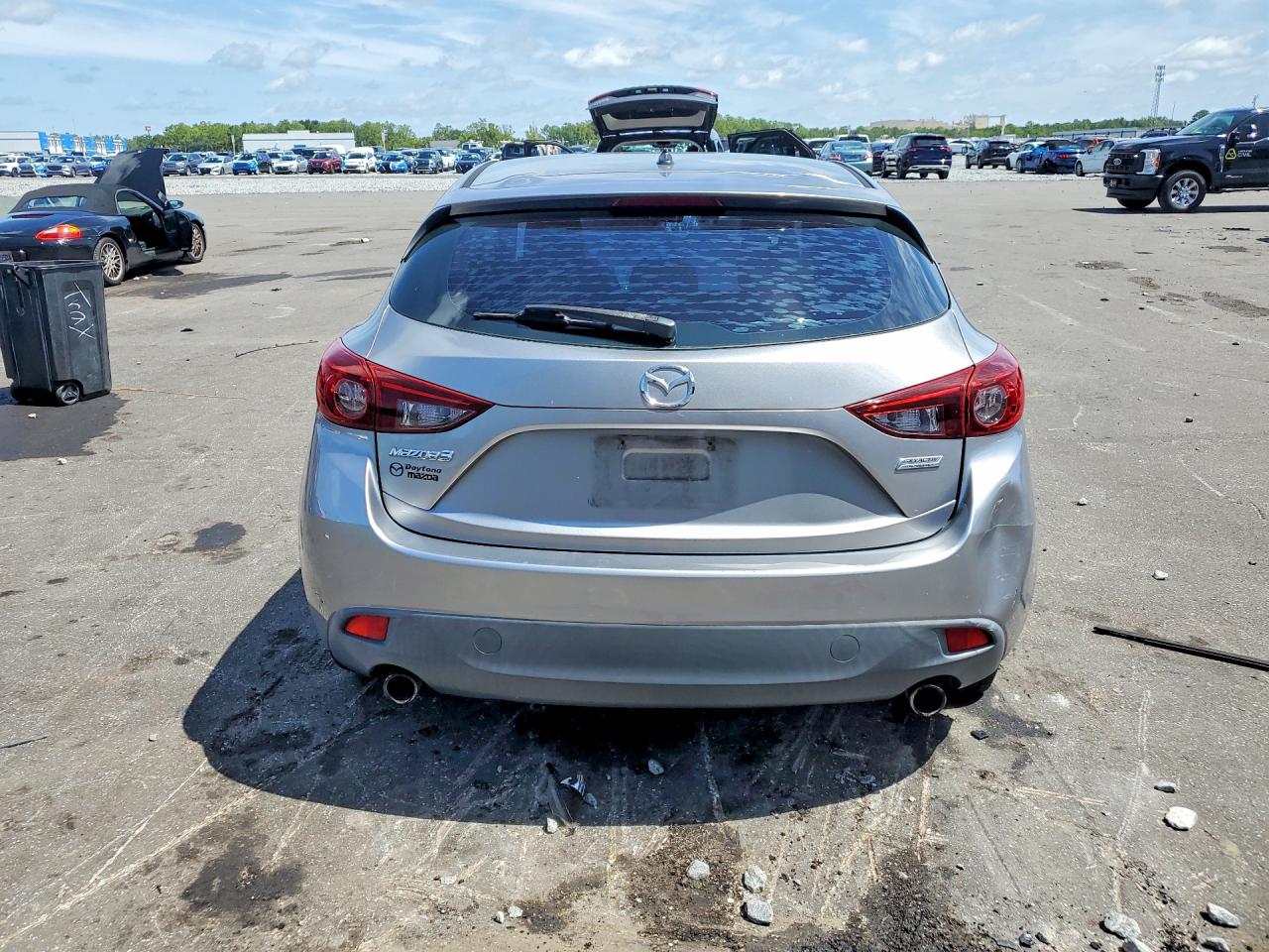 2015 Mazda 3 Sport Silver vin: 3MZBM1K79FM208216