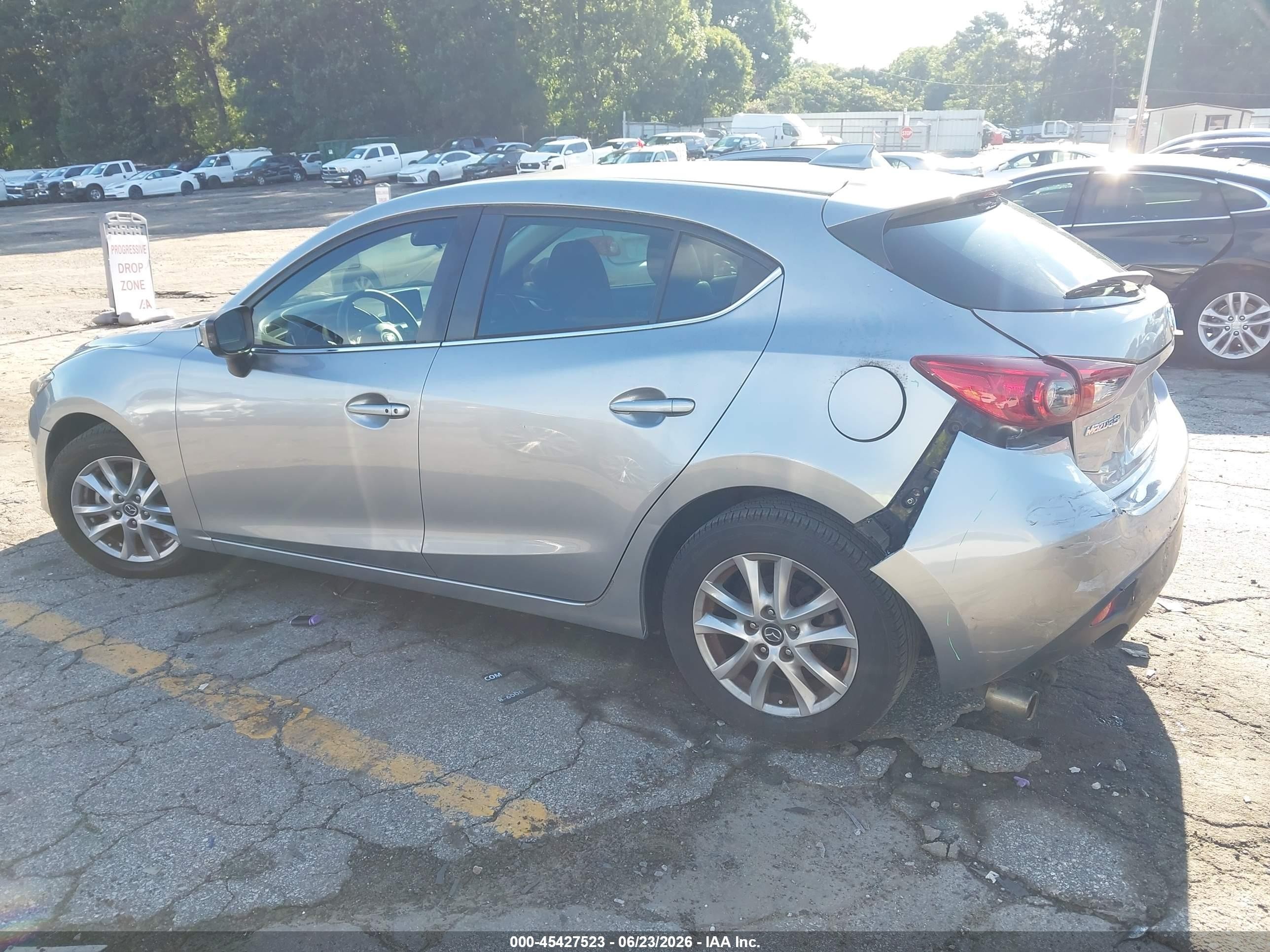 2015 Mazda Mazda3 I Touring Silver vin: 3MZBM1L70FM174844
